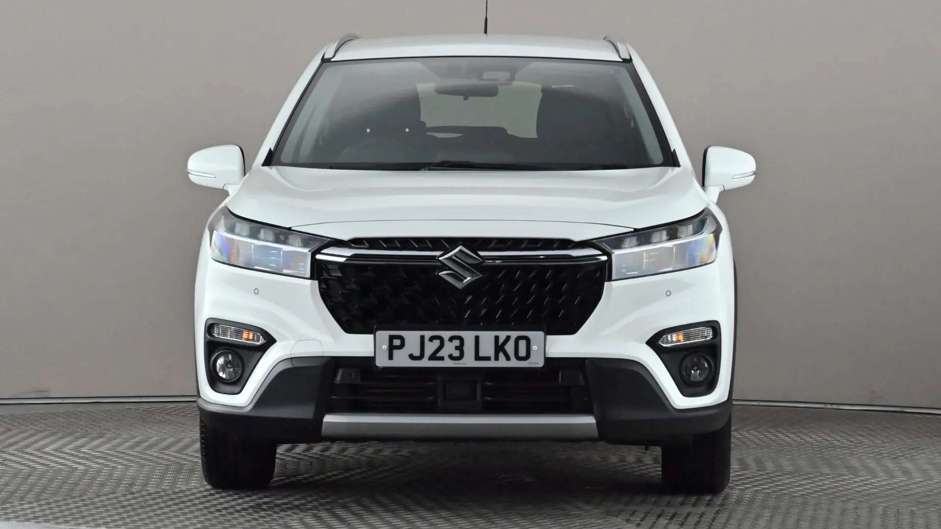 A 2023 SUZUKI S-CROSS 1.4 Boosterjet 48V Hybrid Motion A 2023 SUZUKI S-CROSS 1.4 Boosterjet 48V Hybrid Motion