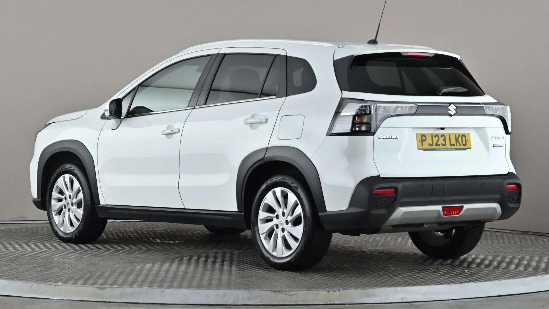 A 2023 SUZUKI S-CROSS 1.4 Boosterjet 48V Hybrid Motion A 2023 SUZUKI S-CROSS 1.4 Boosterjet 48V Hybrid Motion