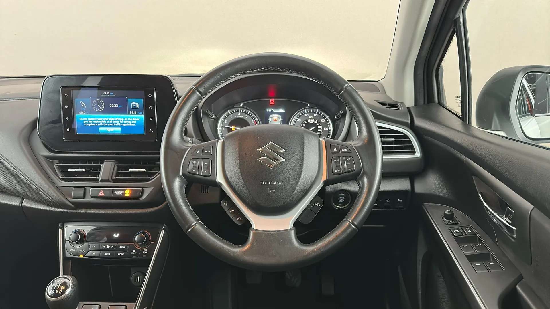 2023 SUZUKI S-CROSS 2023 SUZUKI S-CROSS