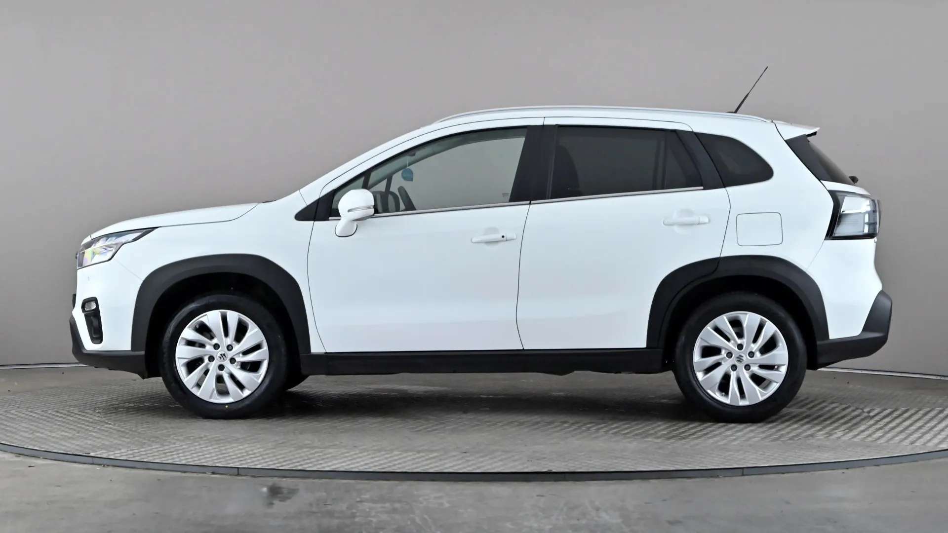 A 2023 SUZUKI S-CROSS 1.4 Boosterjet 48V Hybrid Motion A 2023 SUZUKI S-CROSS 1.4 Boosterjet 48V Hybrid Motion