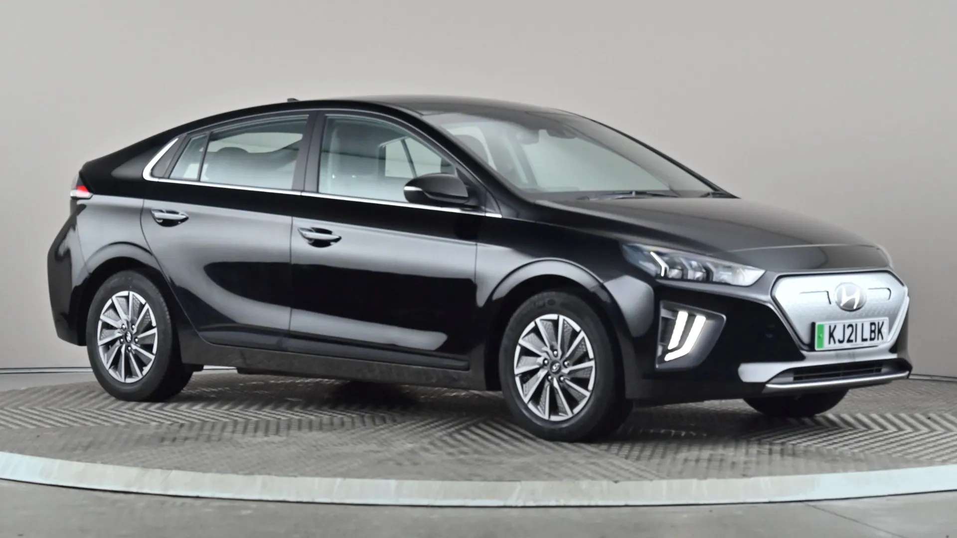 A 2021 HYUNDAI IONIQ 100kW Premium 38kWh Auto A 2021 HYUNDAI IONIQ 100kW Premium 38kWh Auto