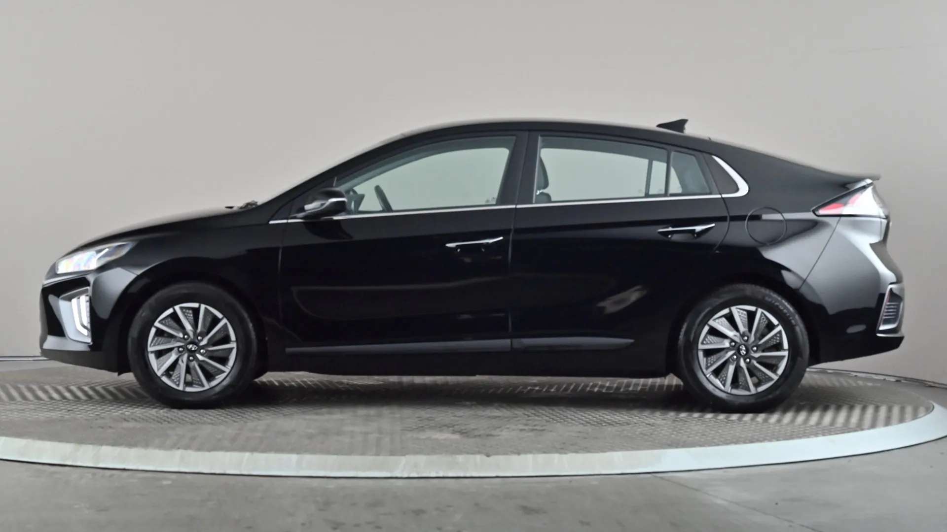 A 2021 HYUNDAI IONIQ 100kW Premium 38kWh Auto A 2021 HYUNDAI IONIQ 100kW Premium 38kWh Auto