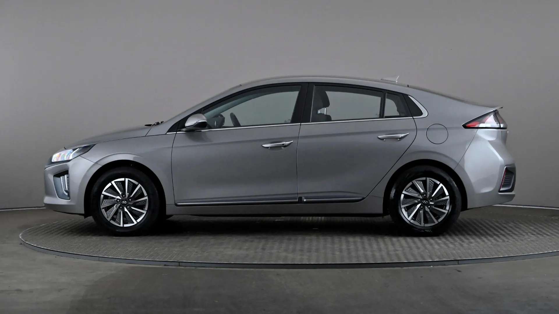 A 2022 HYUNDAI IONIQ 100kW Premium 38kWh Auto A 2022 HYUNDAI IONIQ 100kW Premium 38kWh Auto