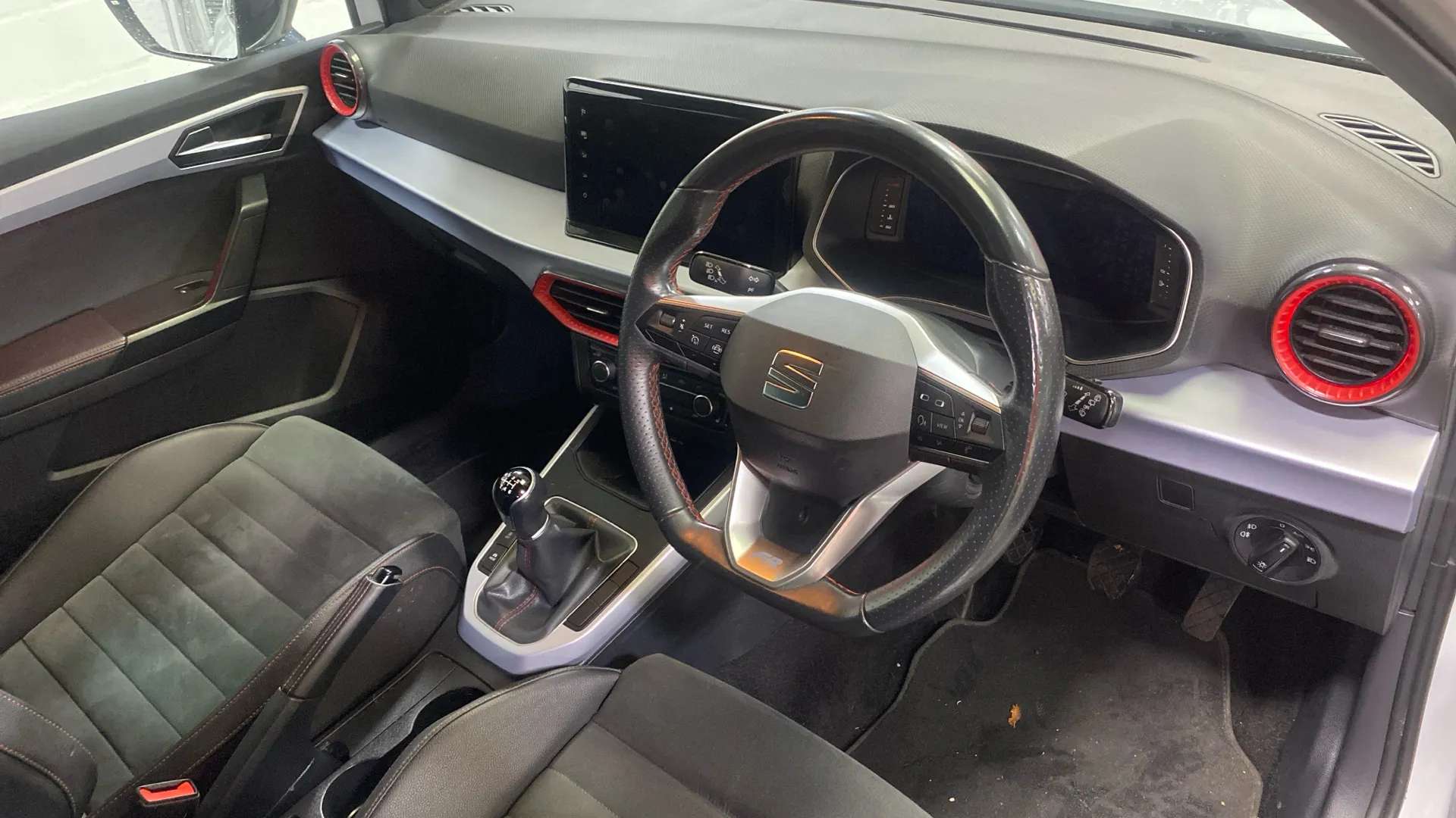 A 2023 SEAT ARONA 1.0 TSI 110 FR Sport A 2023 SEAT ARONA 1.0 TSI 110 FR Sport