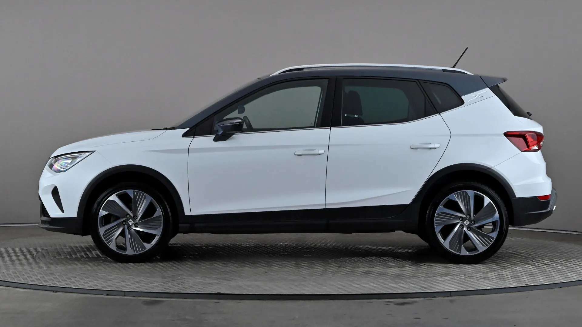 A 2022 SEAT ARONA 1.0 TSI 110 FR Sport A 2022 SEAT ARONA 1.0 TSI 110 FR Sport