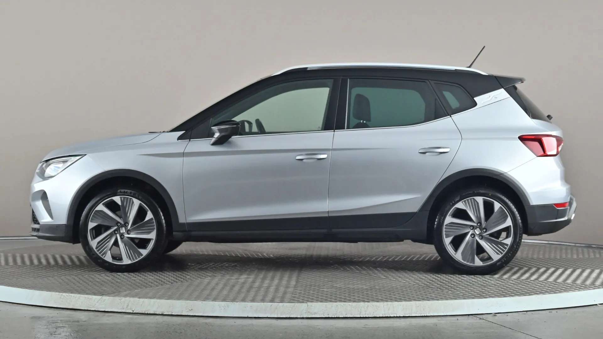 A 2022 SEAT ARONA 1.0 TSI 110 FR Sport A 2022 SEAT ARONA 1.0 TSI 110 FR Sport