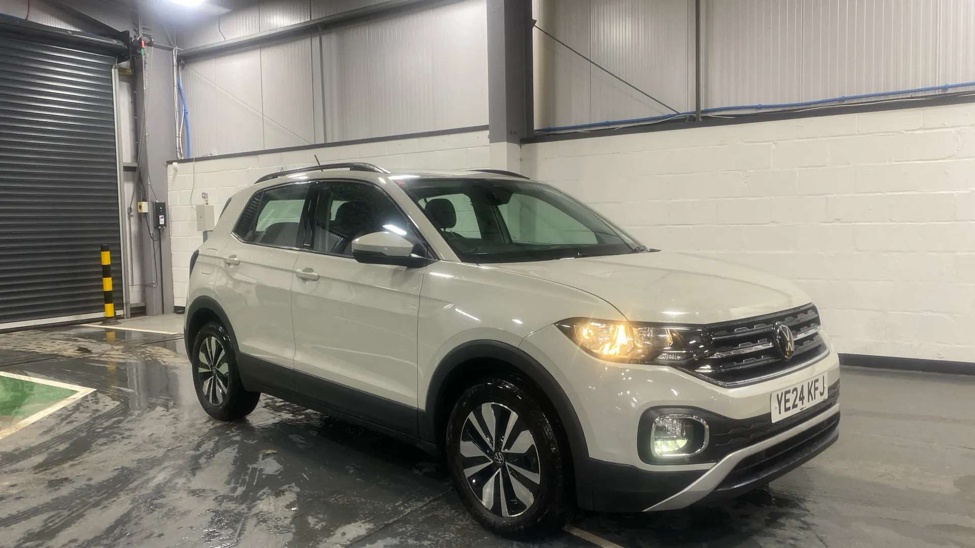 A 2024 VOLKSWAGEN T-CROSS 1.0 TSI 110 Move DSG A 2024 VOLKSWAGEN T-CROSS 1.0 TSI 110 Move DSG