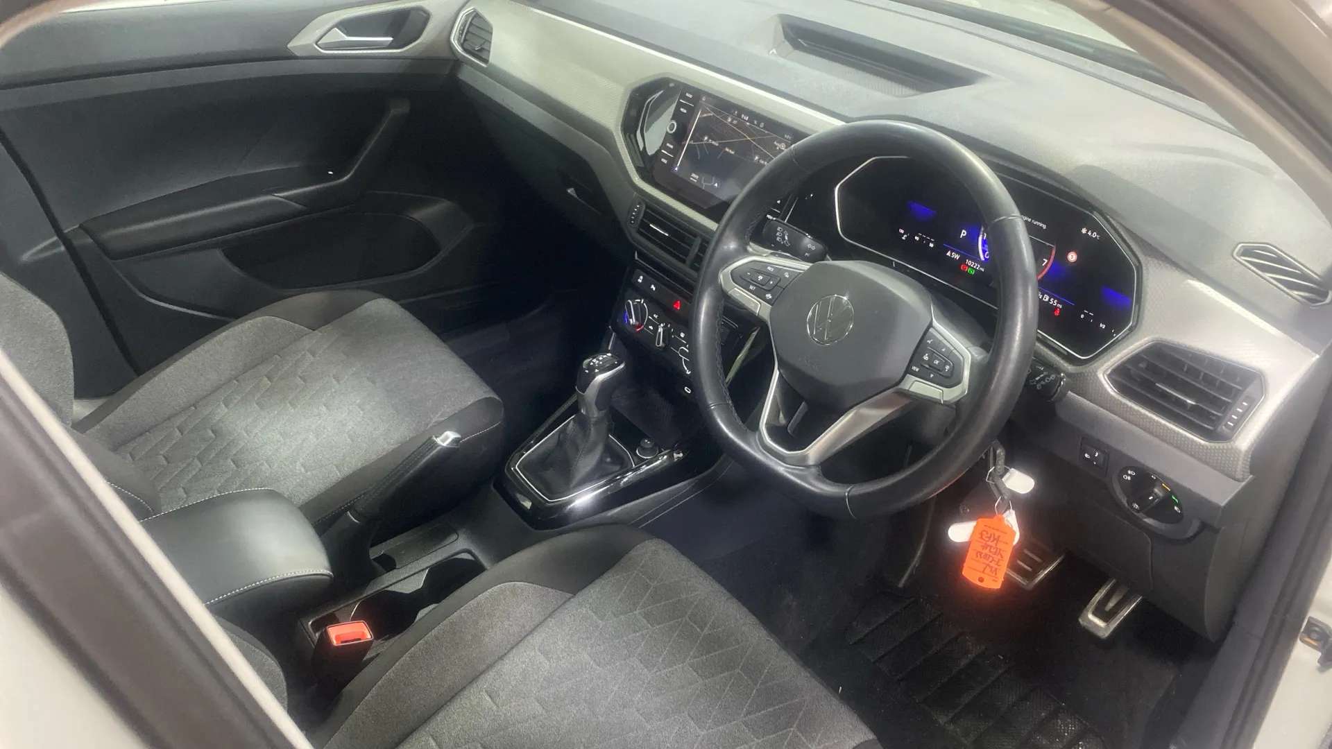 A 2024 VOLKSWAGEN T-CROSS 1.0 TSI 110 Move DSG A 2024 VOLKSWAGEN T-CROSS 1.0 TSI 110 Move DSG