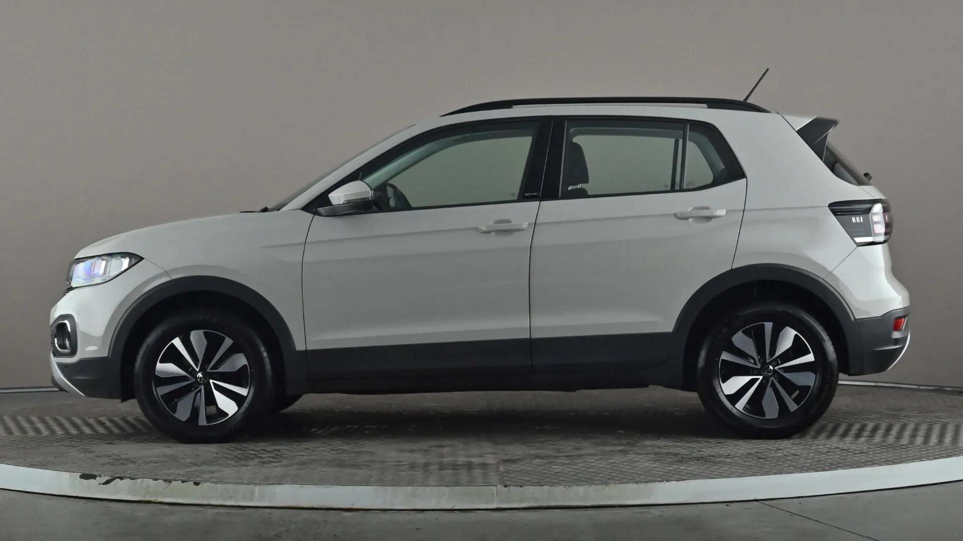 A 2024 VOLKSWAGEN T-CROSS 1.0 TSI 110 Move DSG A 2024 VOLKSWAGEN T-CROSS 1.0 TSI 110 Move DSG