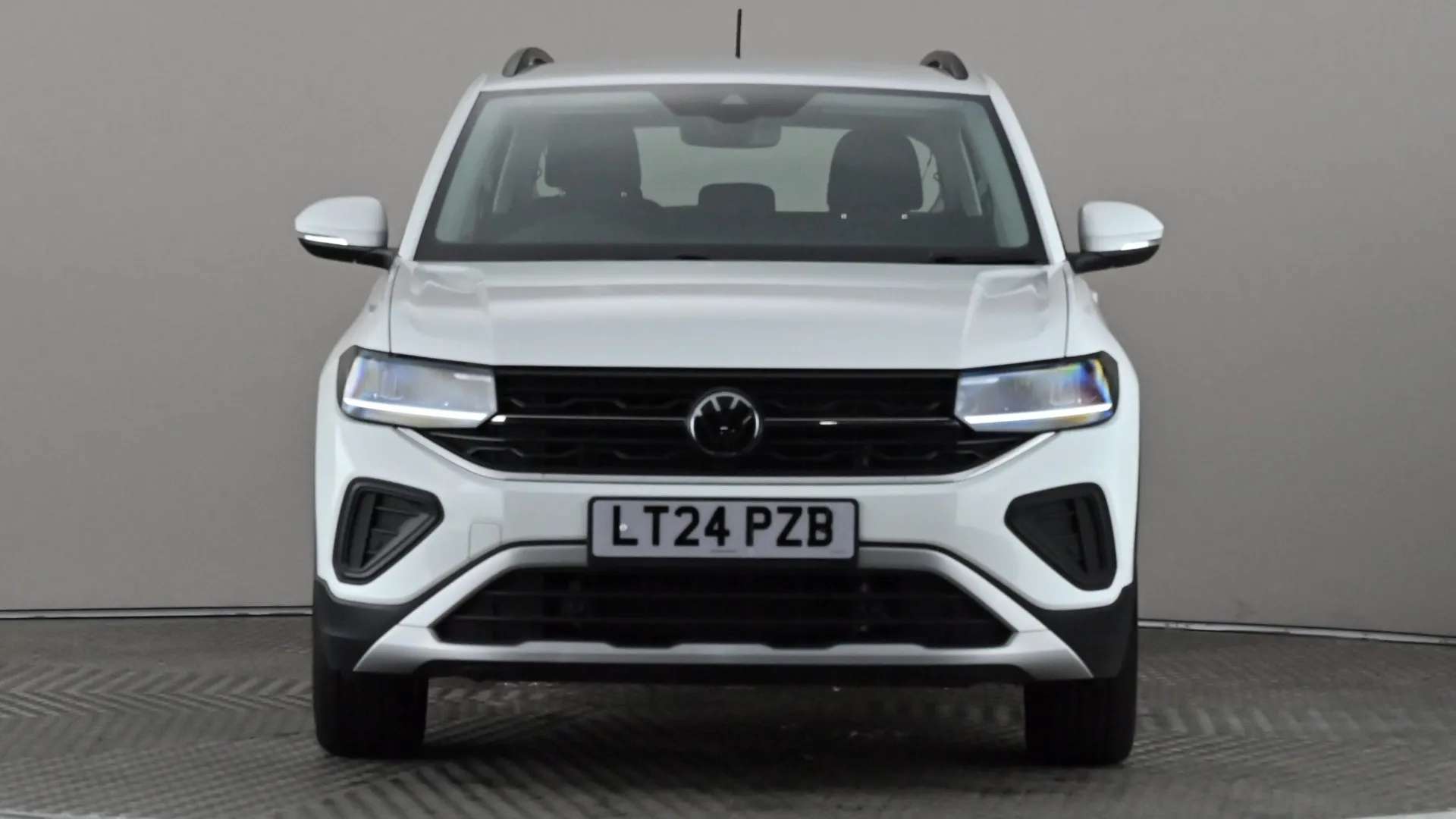 A 2024 VOLKSWAGEN T-CROSS 1.0 TSI 115 Life DSG A 2024 VOLKSWAGEN T-CROSS 1.0 TSI 115 Life DSG