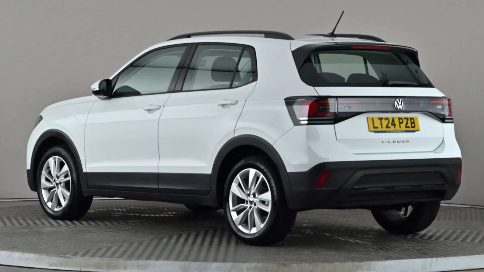 A 2024 VOLKSWAGEN T-CROSS 1.0 TSI 115 Life DSG A 2024 VOLKSWAGEN T-CROSS 1.0 TSI 115 Life DSG