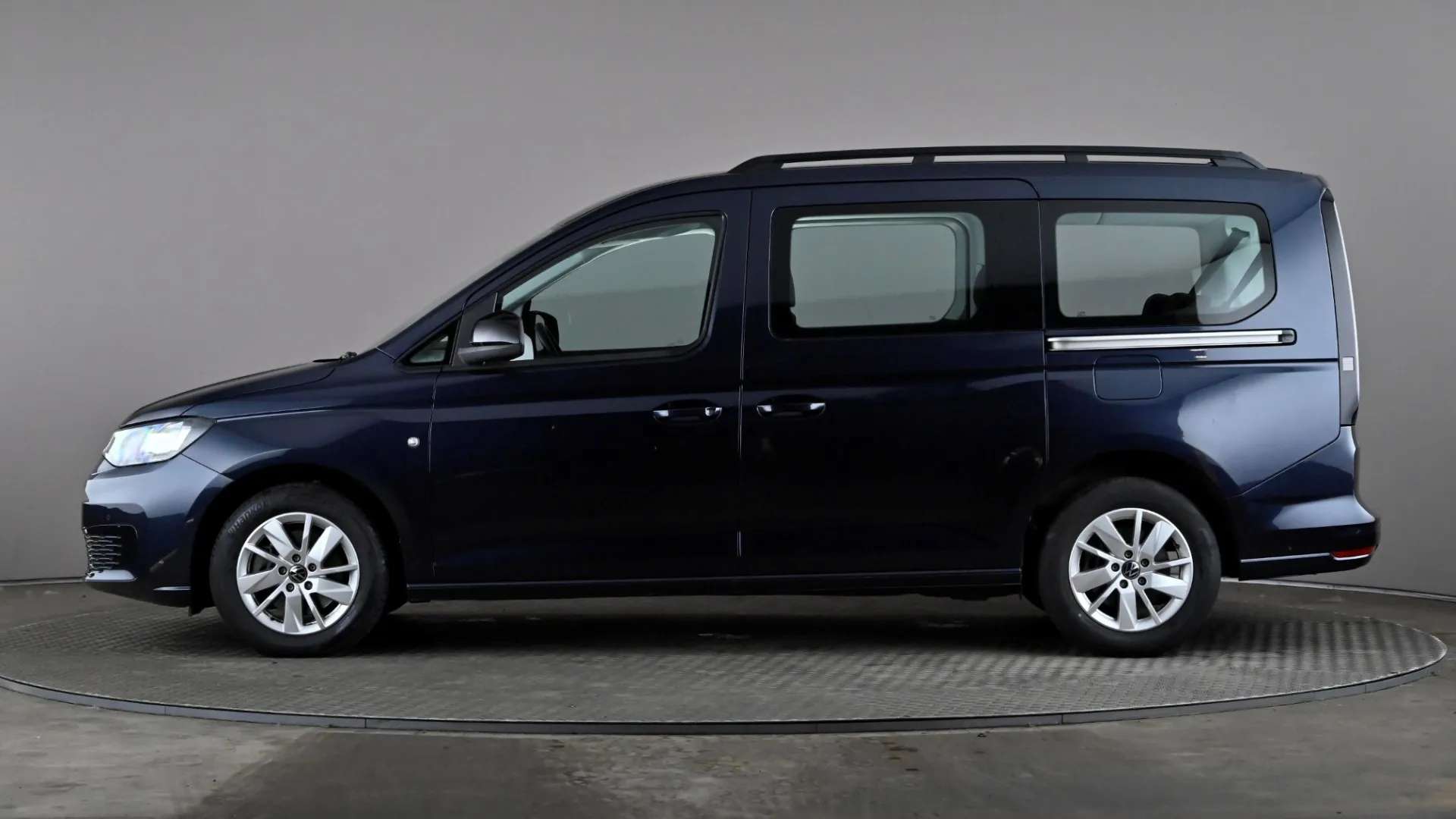 A 2022 VOLKSWAGEN CADDY MAXI 2.0 TDI 122 Life DSG A 2022 VOLKSWAGEN CADDY MAXI 2.0 TDI 122 Life DSG
