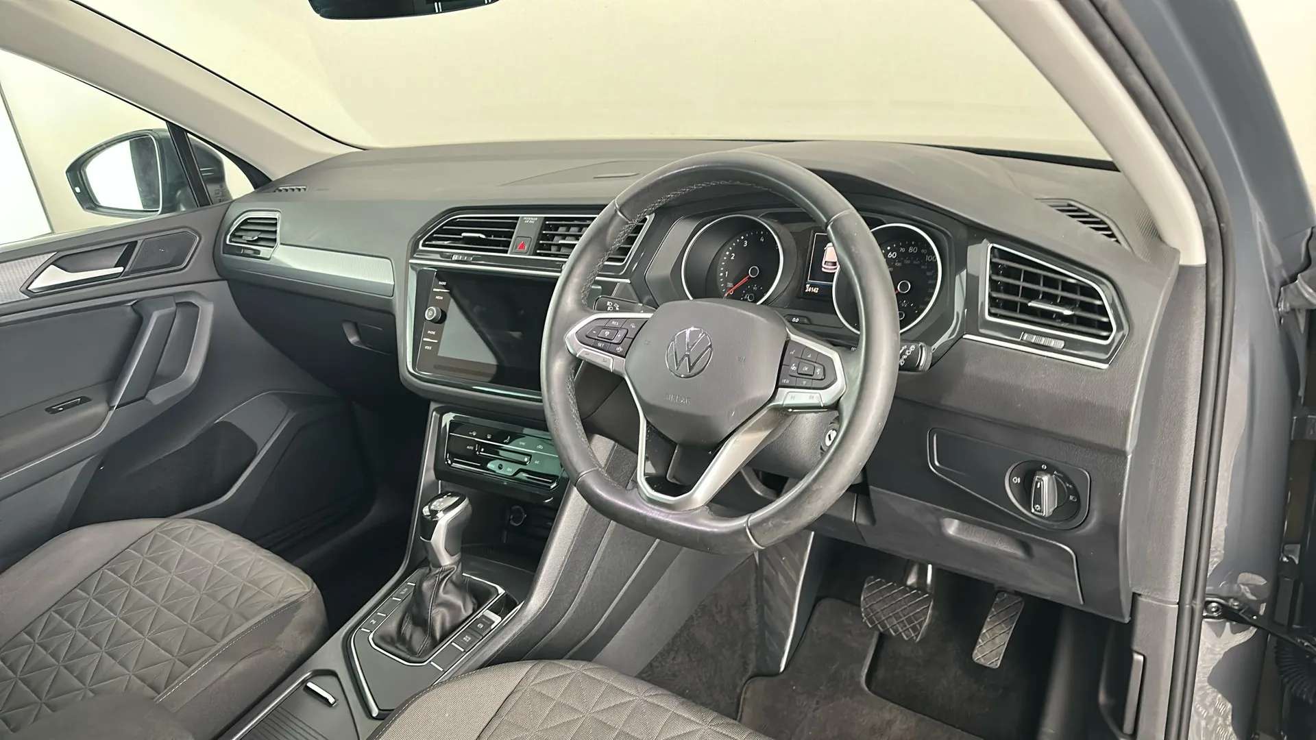 2023 VOLKSWAGEN TIGUAN 2023 VOLKSWAGEN TIGUAN
