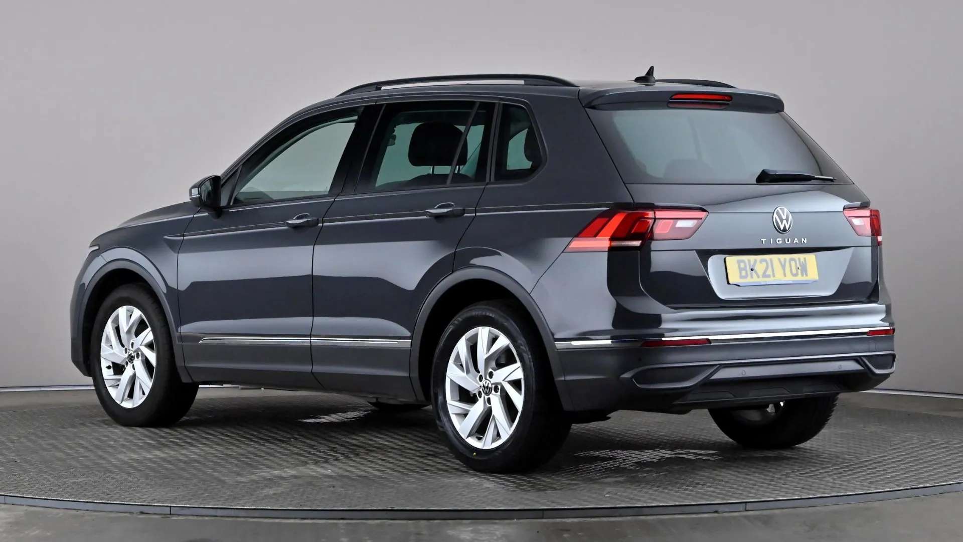 A 2021 VOLKSWAGEN TIGUAN 1.5 TSI 150 Life DSG A 2021 VOLKSWAGEN TIGUAN 1.5 TSI 150 Life DSG