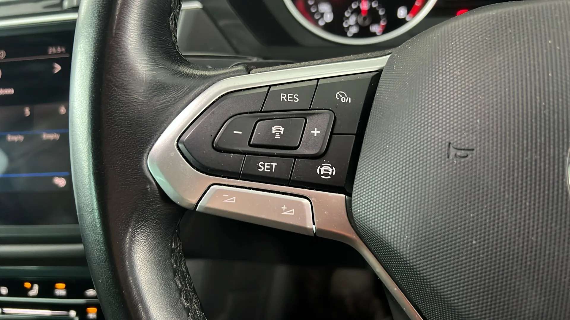2021 VOLKSWAGEN TIGUAN 2021 VOLKSWAGEN TIGUAN