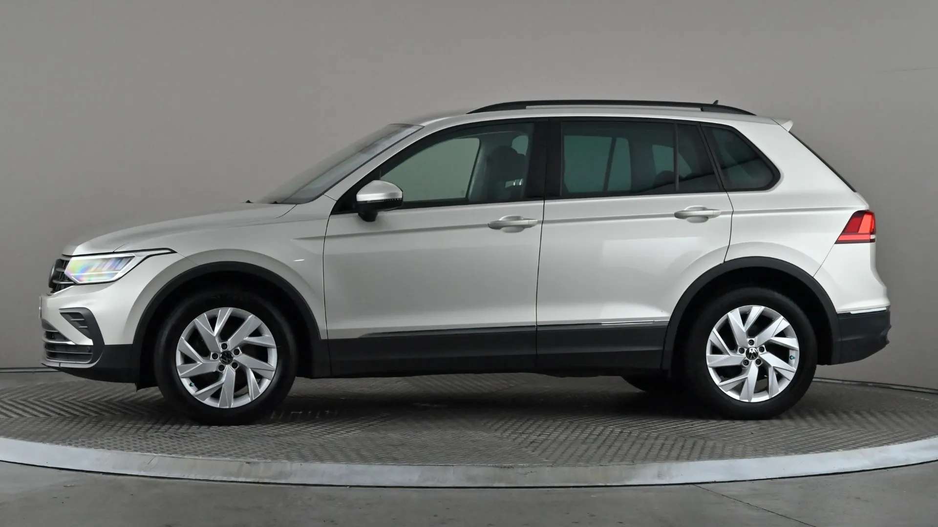 A 2023 VOLKSWAGEN TIGUAN 1.5 TSI 150 Life DSG A 2023 VOLKSWAGEN TIGUAN 1.5 TSI 150 Life DSG