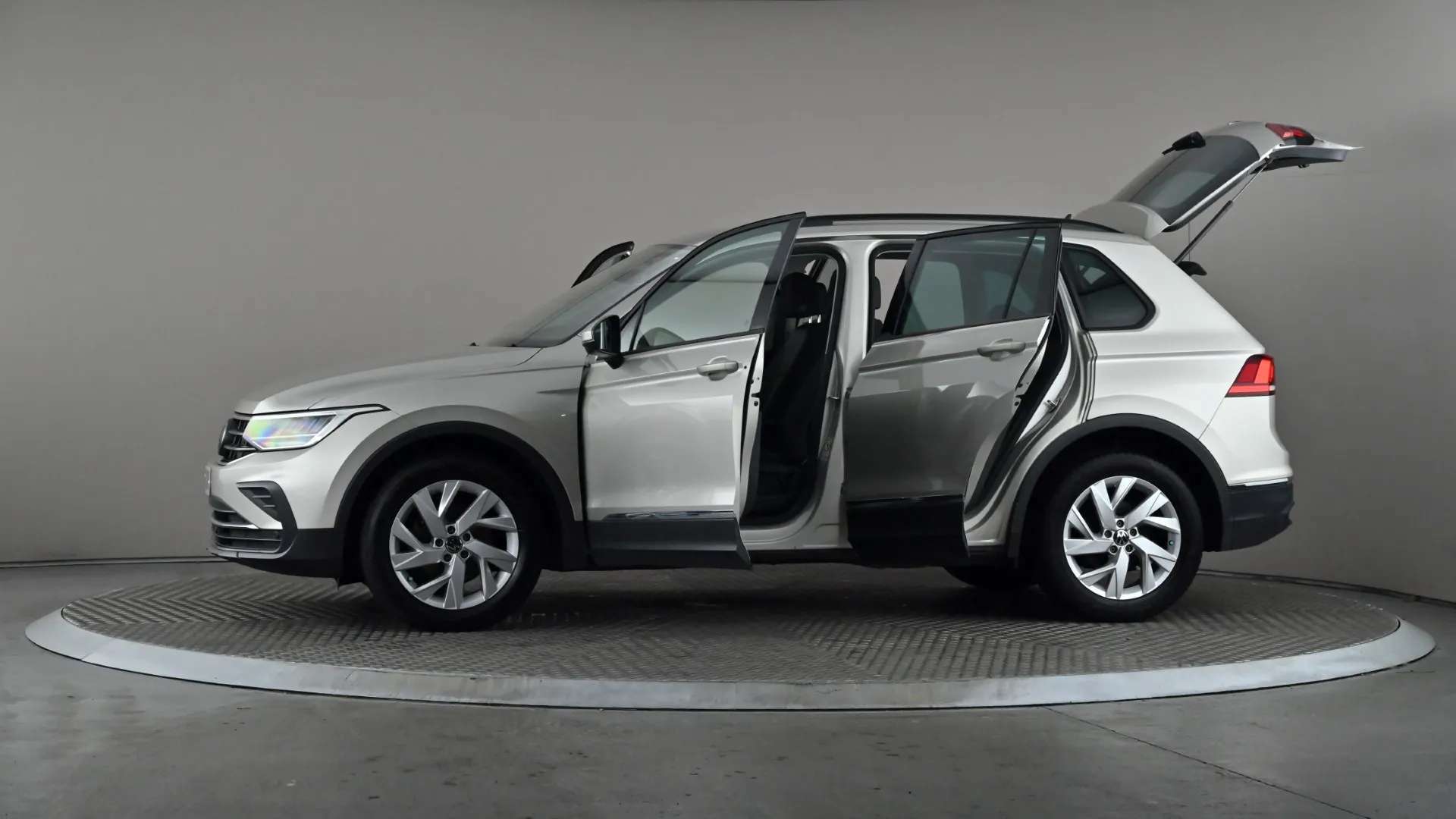 2023 VOLKSWAGEN TIGUAN 2023 VOLKSWAGEN TIGUAN