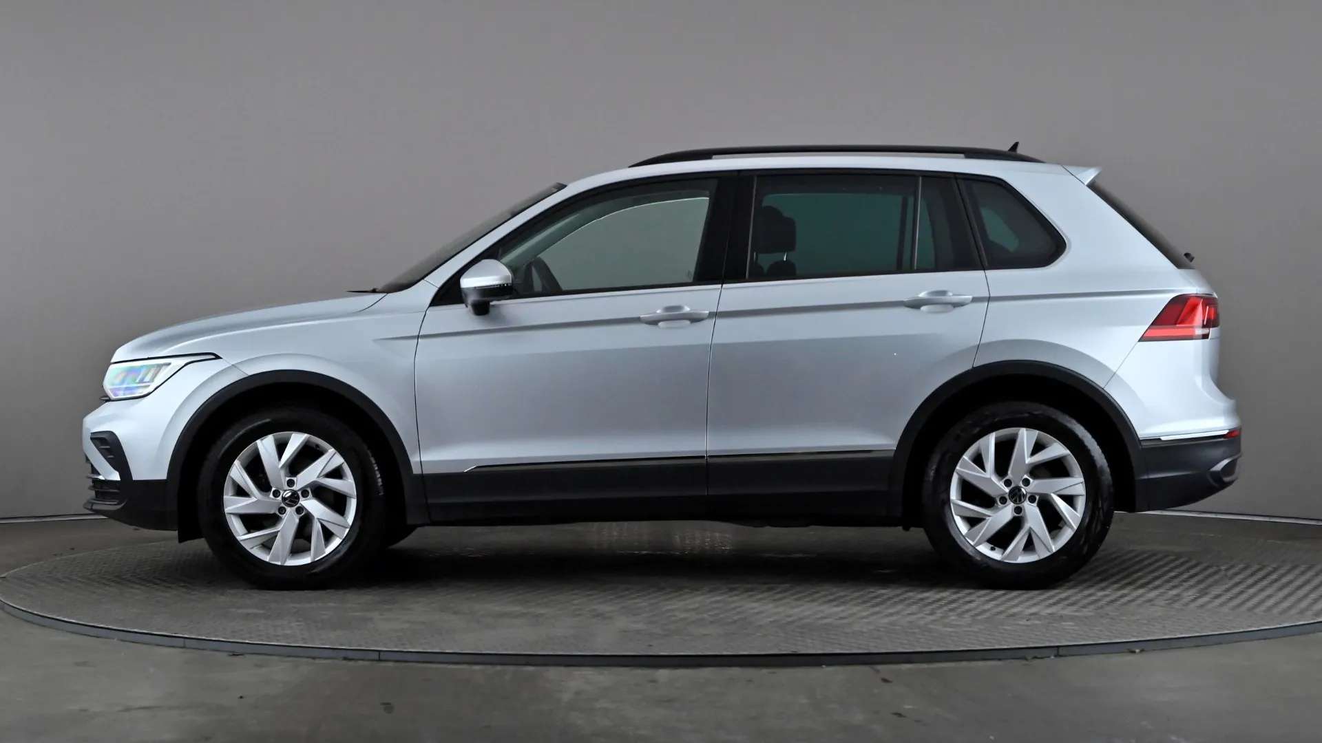 A 2023 VOLKSWAGEN TIGUAN 1.5 TSI 150 Life DSG A 2023 VOLKSWAGEN TIGUAN 1.5 TSI 150 Life DSG