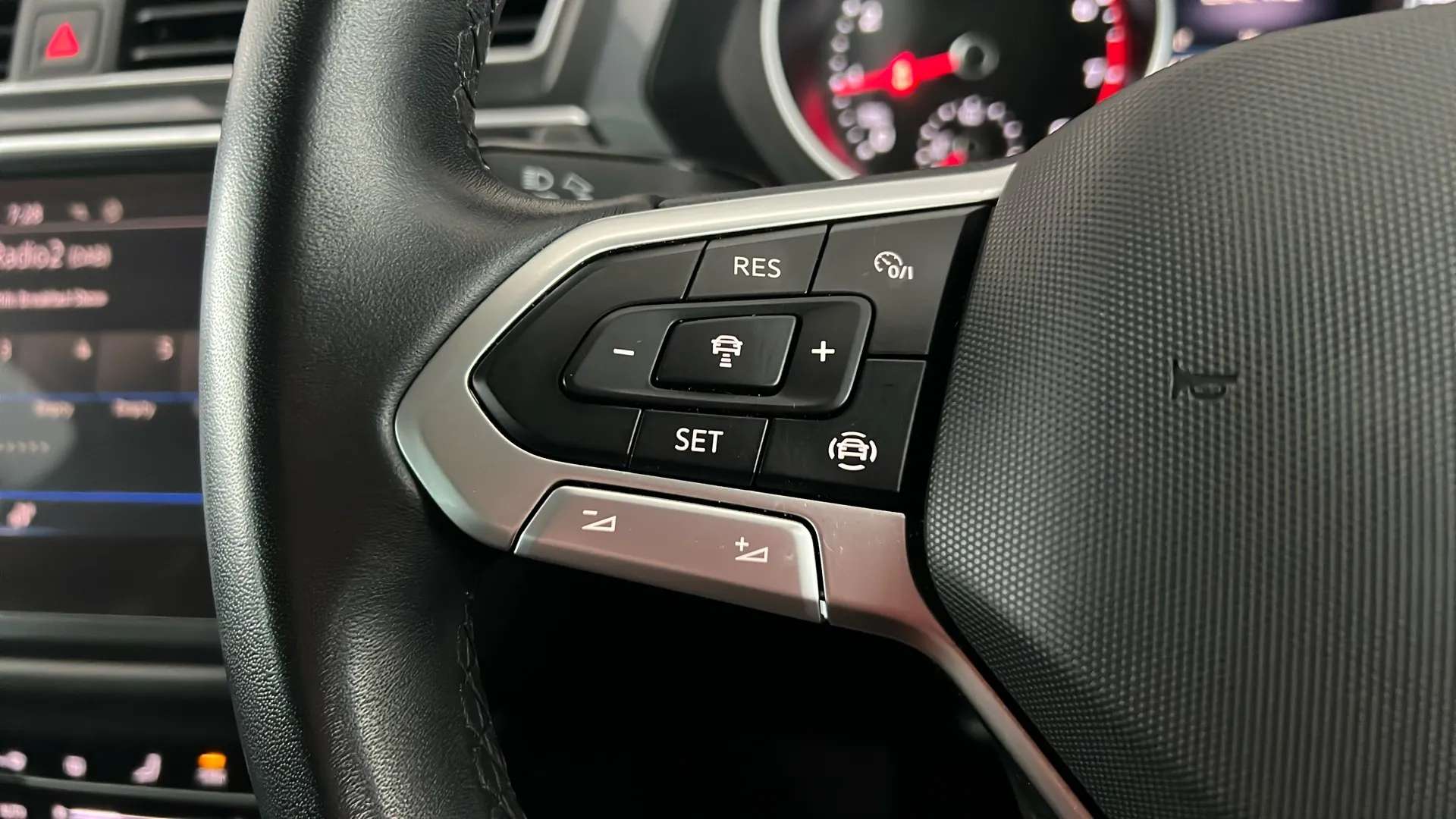 2023 VOLKSWAGEN TIGUAN 2023 VOLKSWAGEN TIGUAN