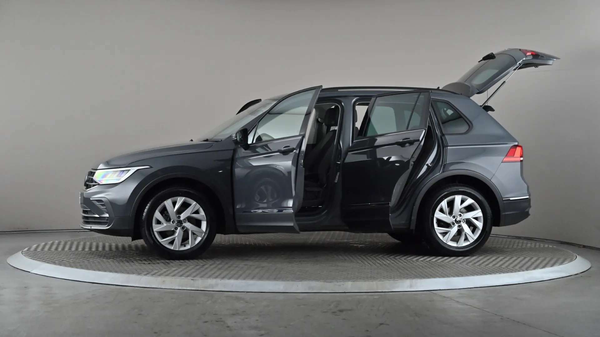 2023 VOLKSWAGEN TIGUAN 2023 VOLKSWAGEN TIGUAN