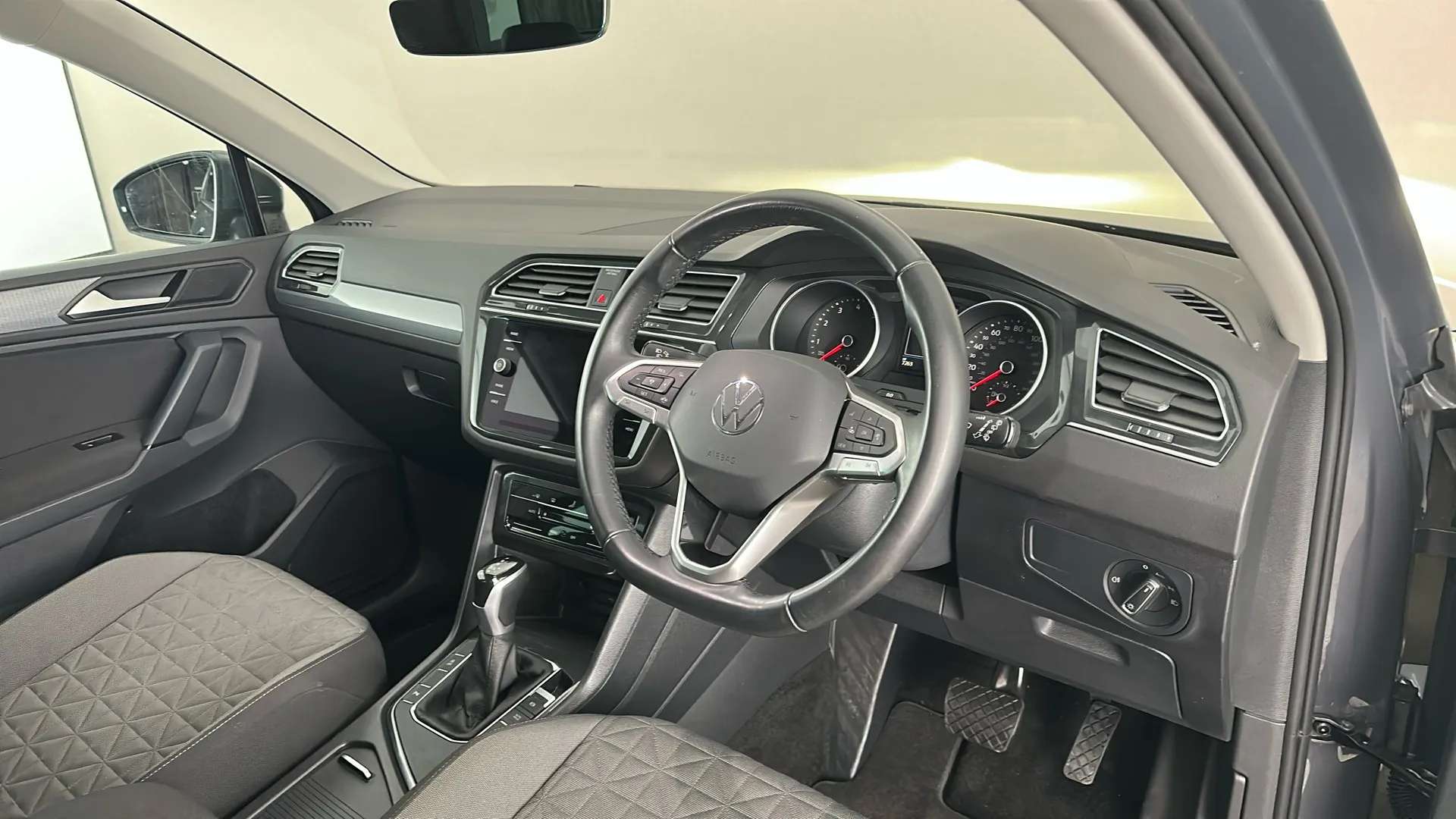 2023 VOLKSWAGEN TIGUAN 2023 VOLKSWAGEN TIGUAN