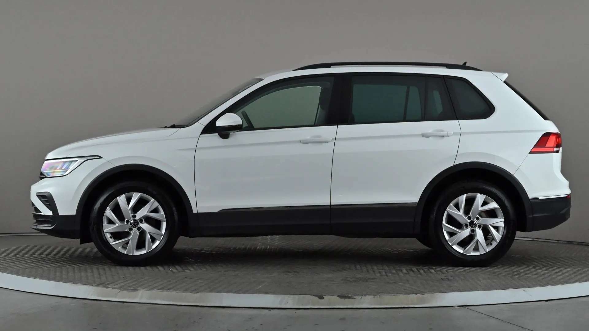 A 2023 VOLKSWAGEN TIGUAN 1.5 TSI 150 Life DSG A 2023 VOLKSWAGEN TIGUAN 1.5 TSI 150 Life DSG