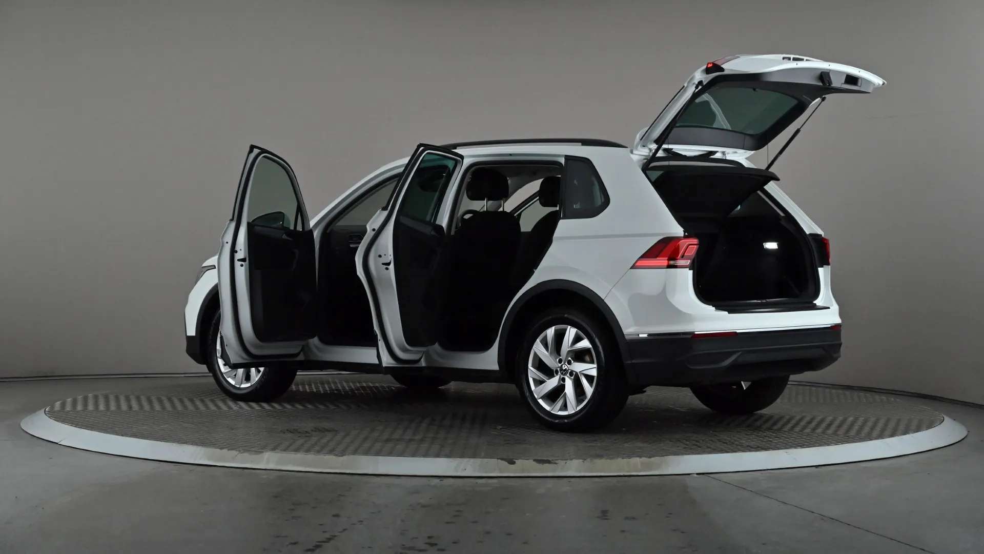 2023 VOLKSWAGEN TIGUAN 2023 VOLKSWAGEN TIGUAN