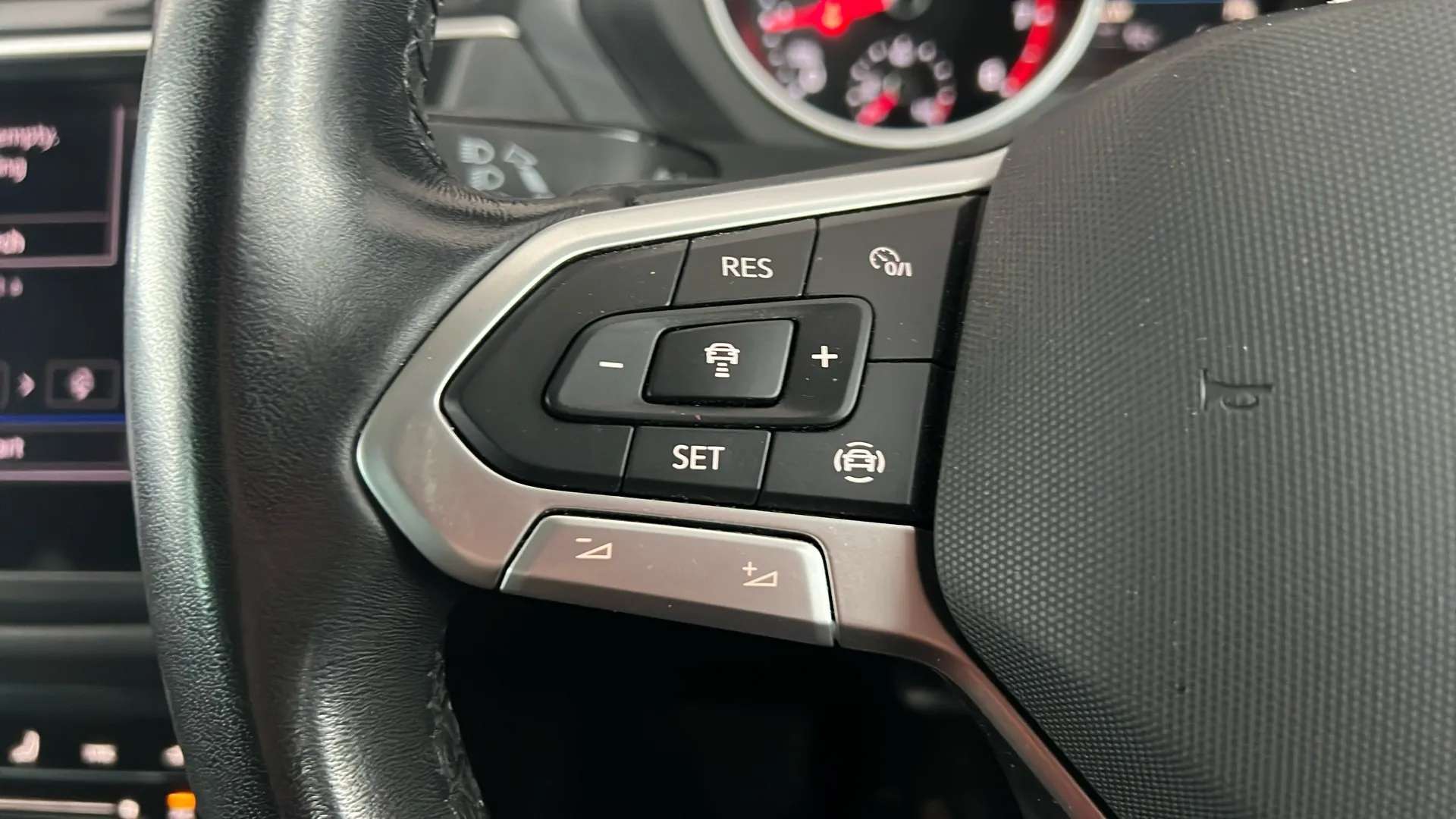 2022 VOLKSWAGEN TIGUAN 2022 VOLKSWAGEN TIGUAN