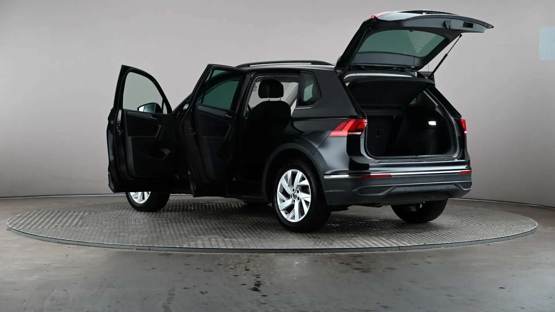 2023 VOLKSWAGEN TIGUAN 2023 VOLKSWAGEN TIGUAN