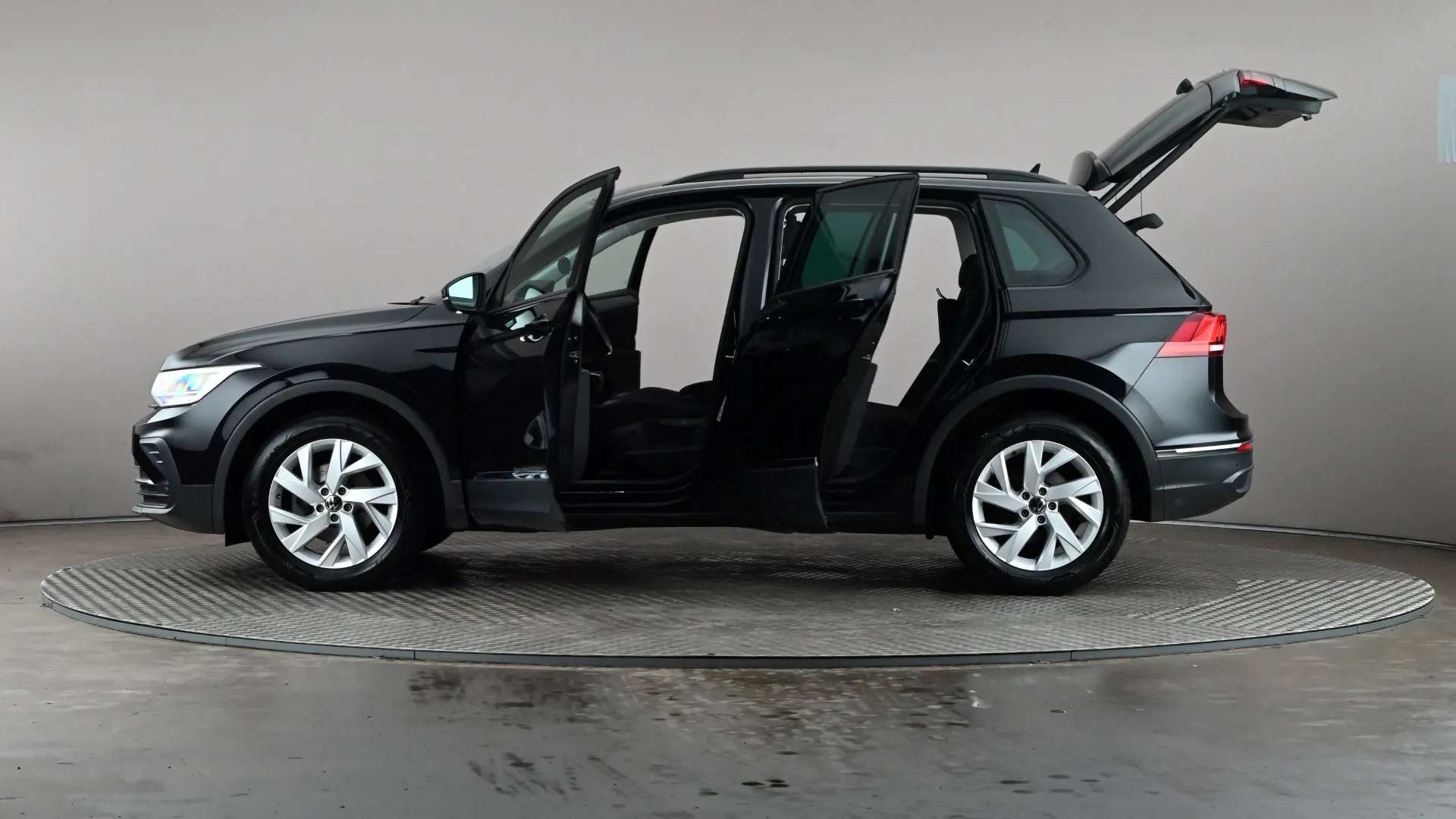 2023 VOLKSWAGEN TIGUAN 2023 VOLKSWAGEN TIGUAN
