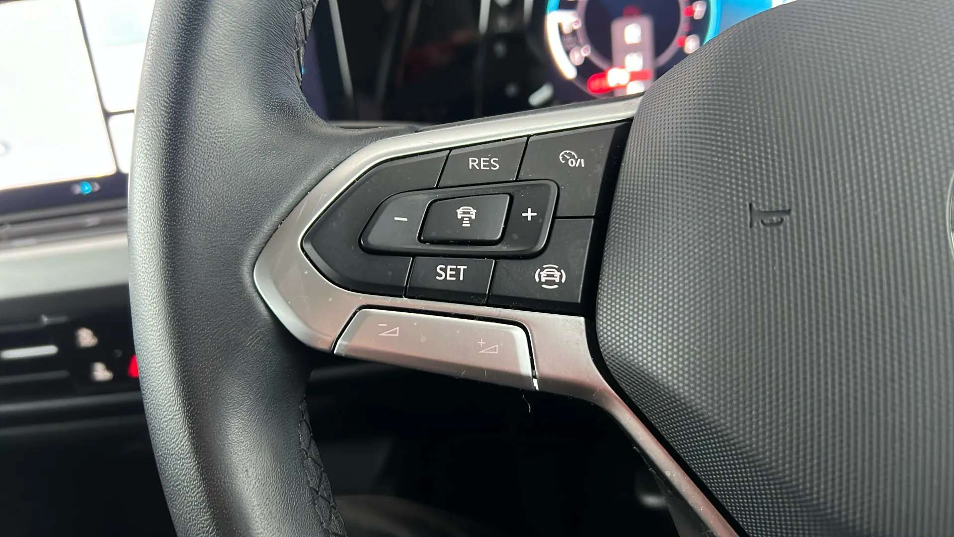 2024 VOLKSWAGEN GOLF 2024 VOLKSWAGEN GOLF