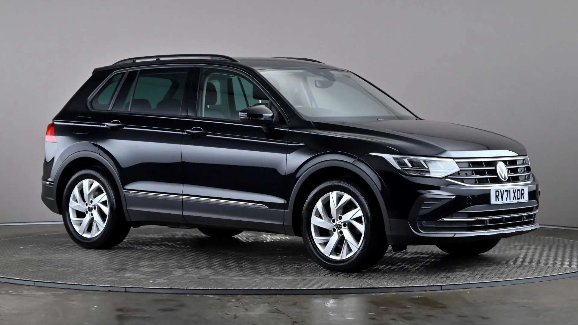 A 2021 VOLKSWAGEN TIGUAN 1.5 TSI 150 Life DSG A 2021 VOLKSWAGEN TIGUAN 1.5 TSI 150 Life DSG