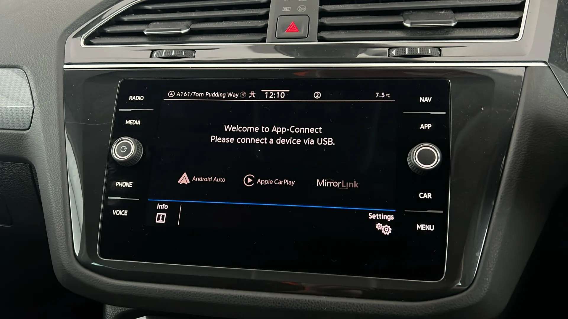 2021 VOLKSWAGEN TIGUAN 2021 VOLKSWAGEN TIGUAN