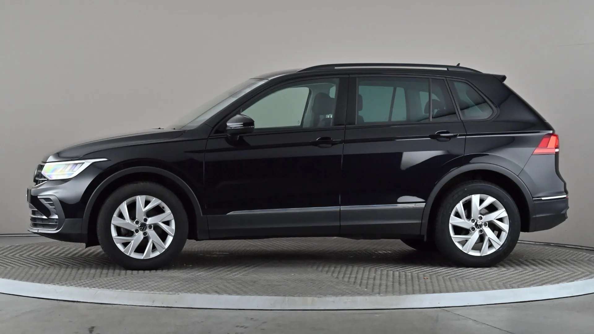 A 2023 VOLKSWAGEN TIGUAN 1.5 TSI 150 Life DSG A 2023 VOLKSWAGEN TIGUAN 1.5 TSI 150 Life DSG