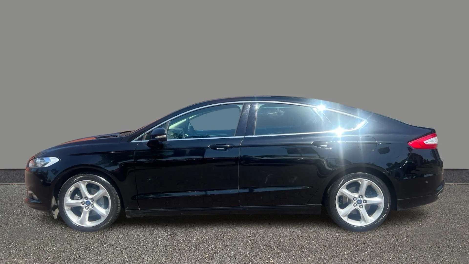 A 2017 FORD MONDEO 2.0 TDCi 180 Titanium A 2017 FORD MONDEO 2.0 TDCi 180 Titanium