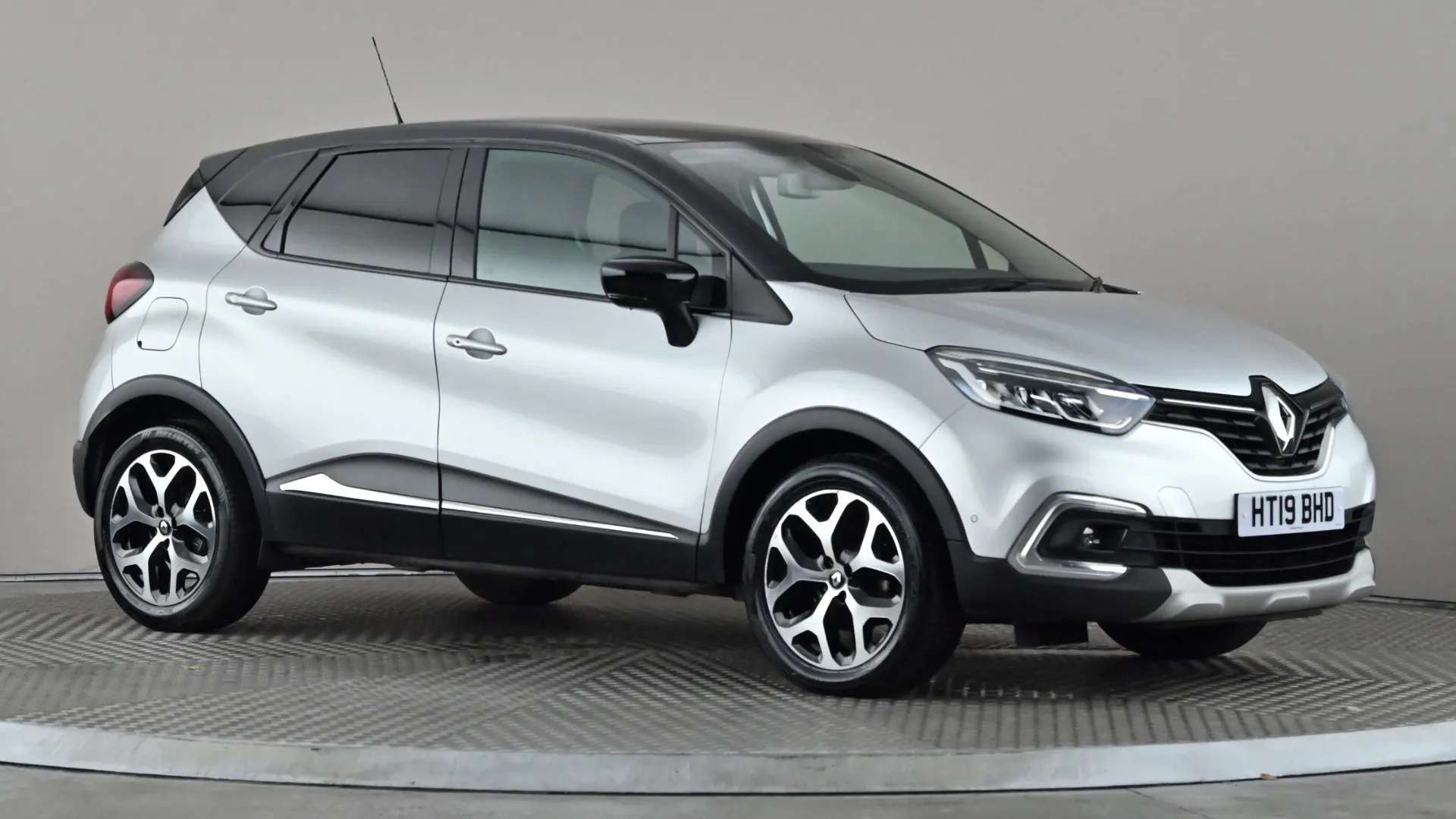 A 2019 RENAULT CAPTUR 1.5 dCi 90 GT Line A 2019 RENAULT CAPTUR 1.5 dCi 90 GT Line