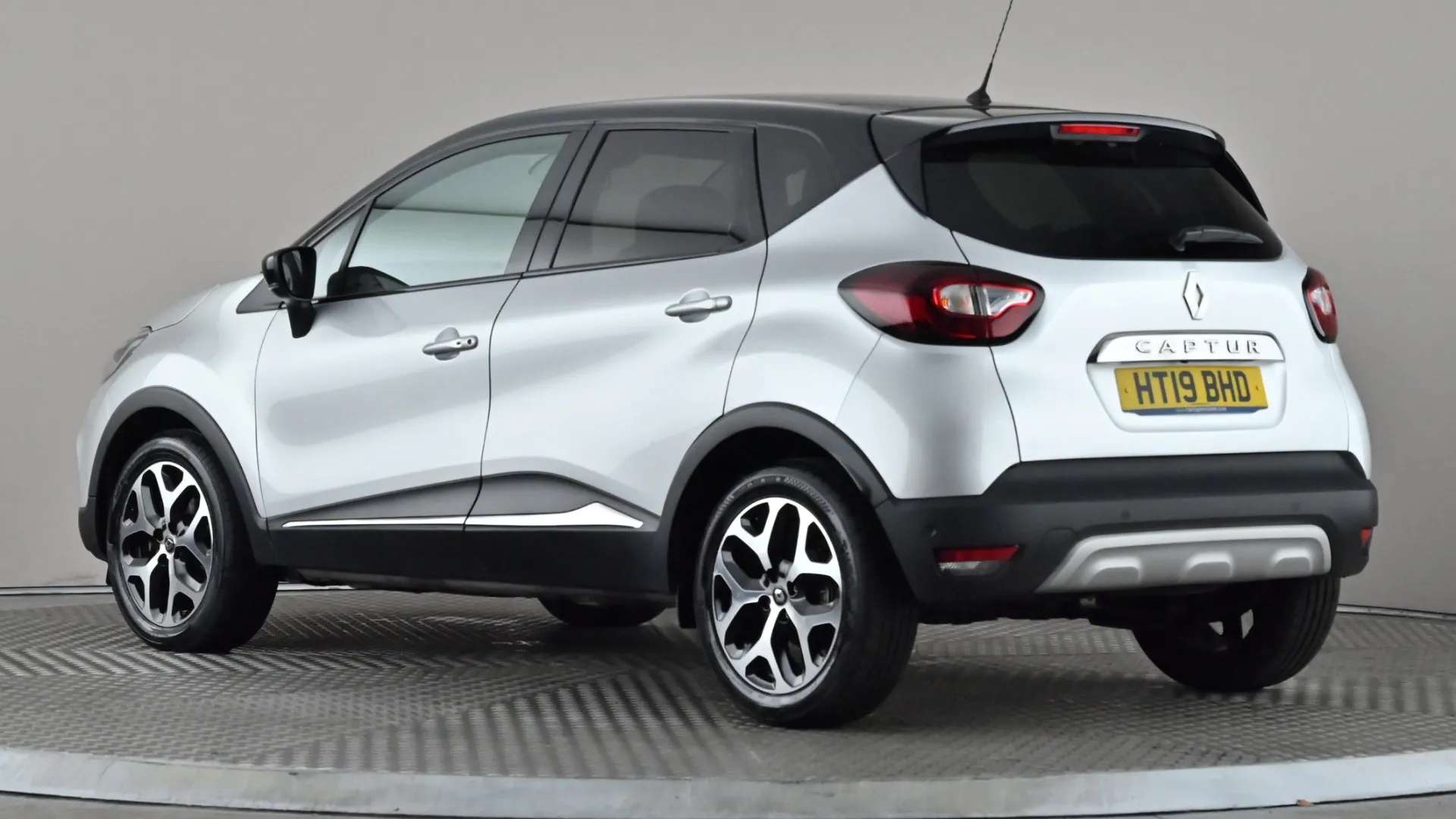 A 2019 RENAULT CAPTUR 1.5 dCi 90 GT Line A 2019 RENAULT CAPTUR 1.5 dCi 90 GT Line