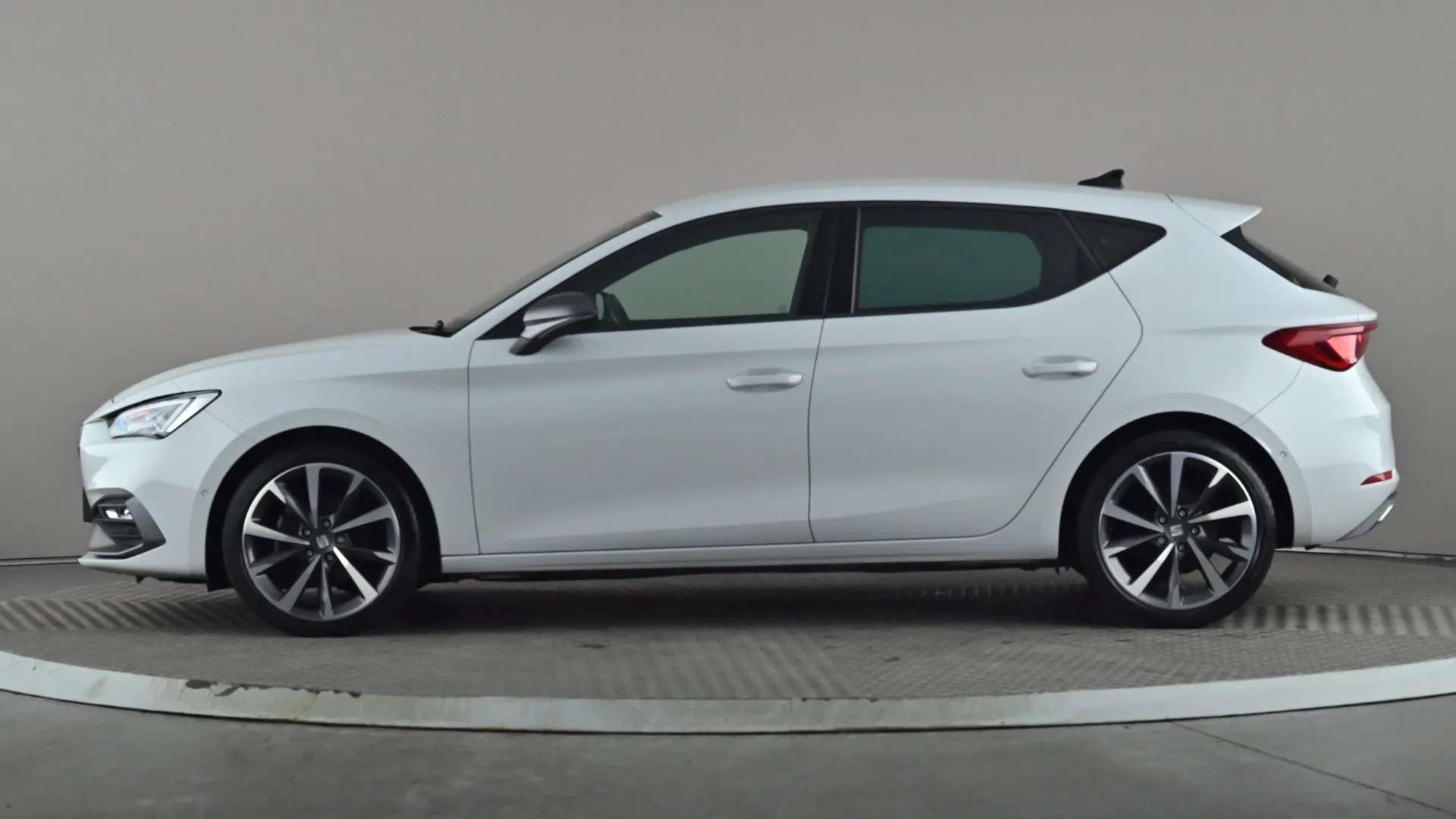 A 2022 SEAT LEON 1.5 TSI EVO FR Sport A 2022 SEAT LEON 1.5 TSI EVO FR Sport