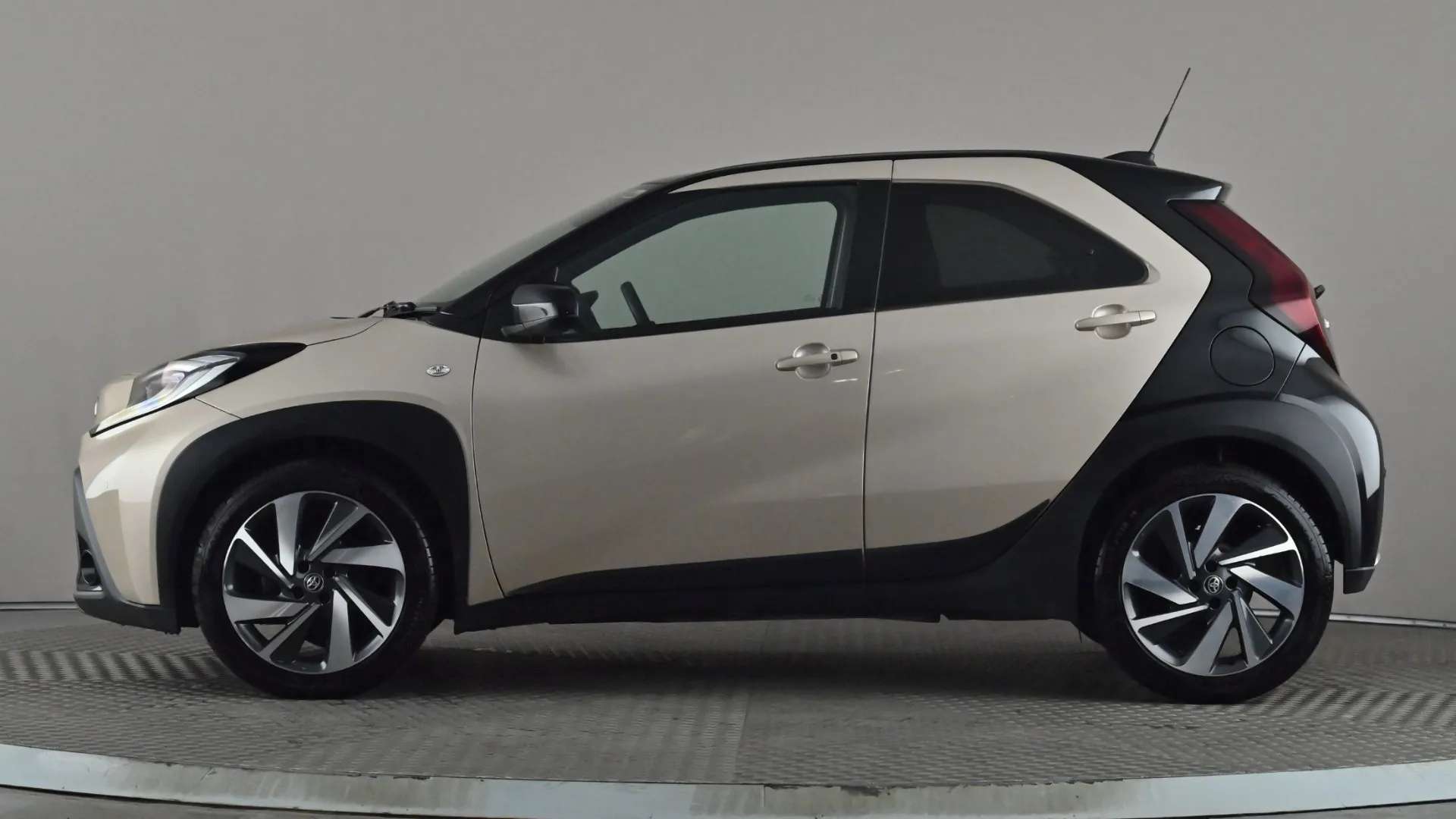 A 2023 TOYOTA AYGO X 1.0 VVT-i Exclusive A 2023 TOYOTA AYGO X 1.0 VVT-i Exclusive