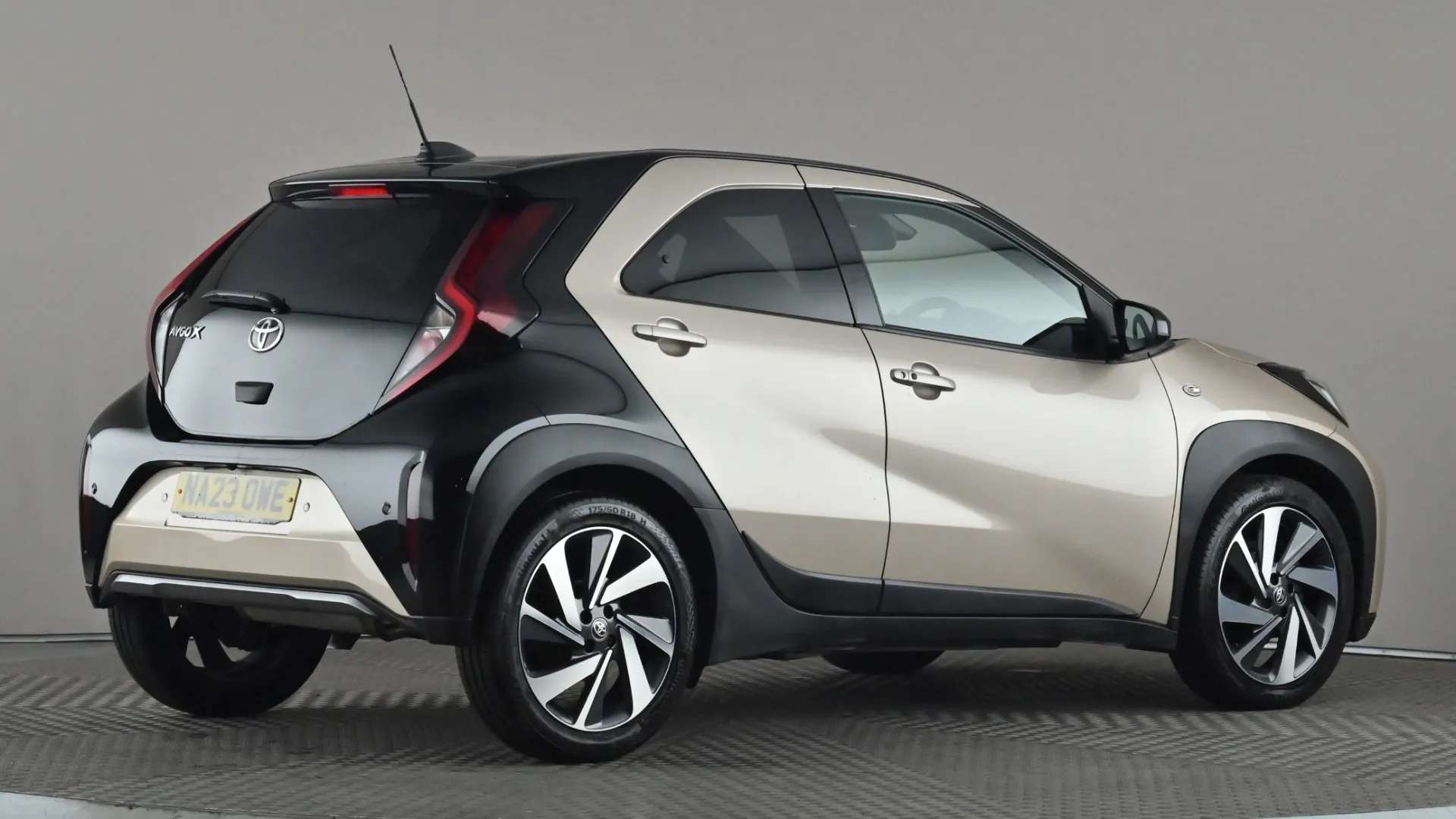 2023 TOYOTA AYGO X 2023 TOYOTA AYGO X