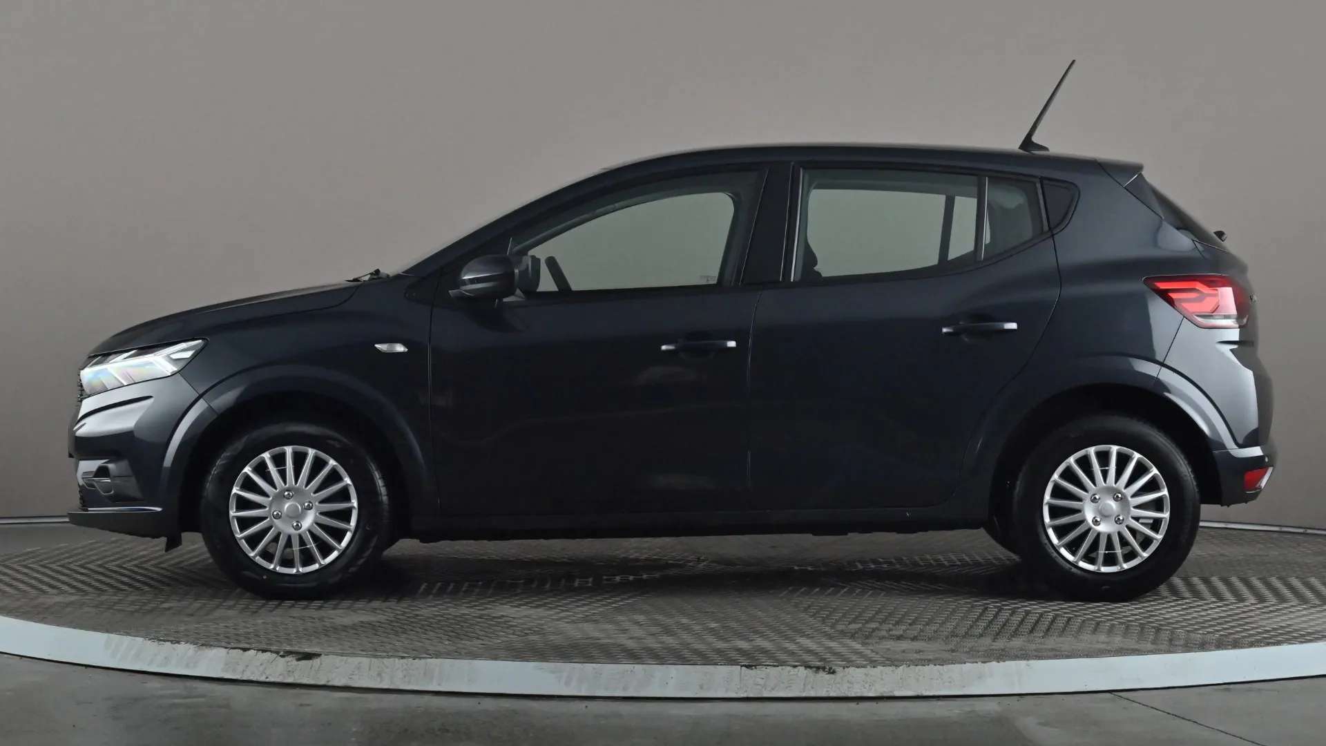 A 2022 DACIA SANDERO 1.0 TCe Bi-Fuel Comfort A 2022 DACIA SANDERO 1.0 TCe Bi-Fuel Comfort