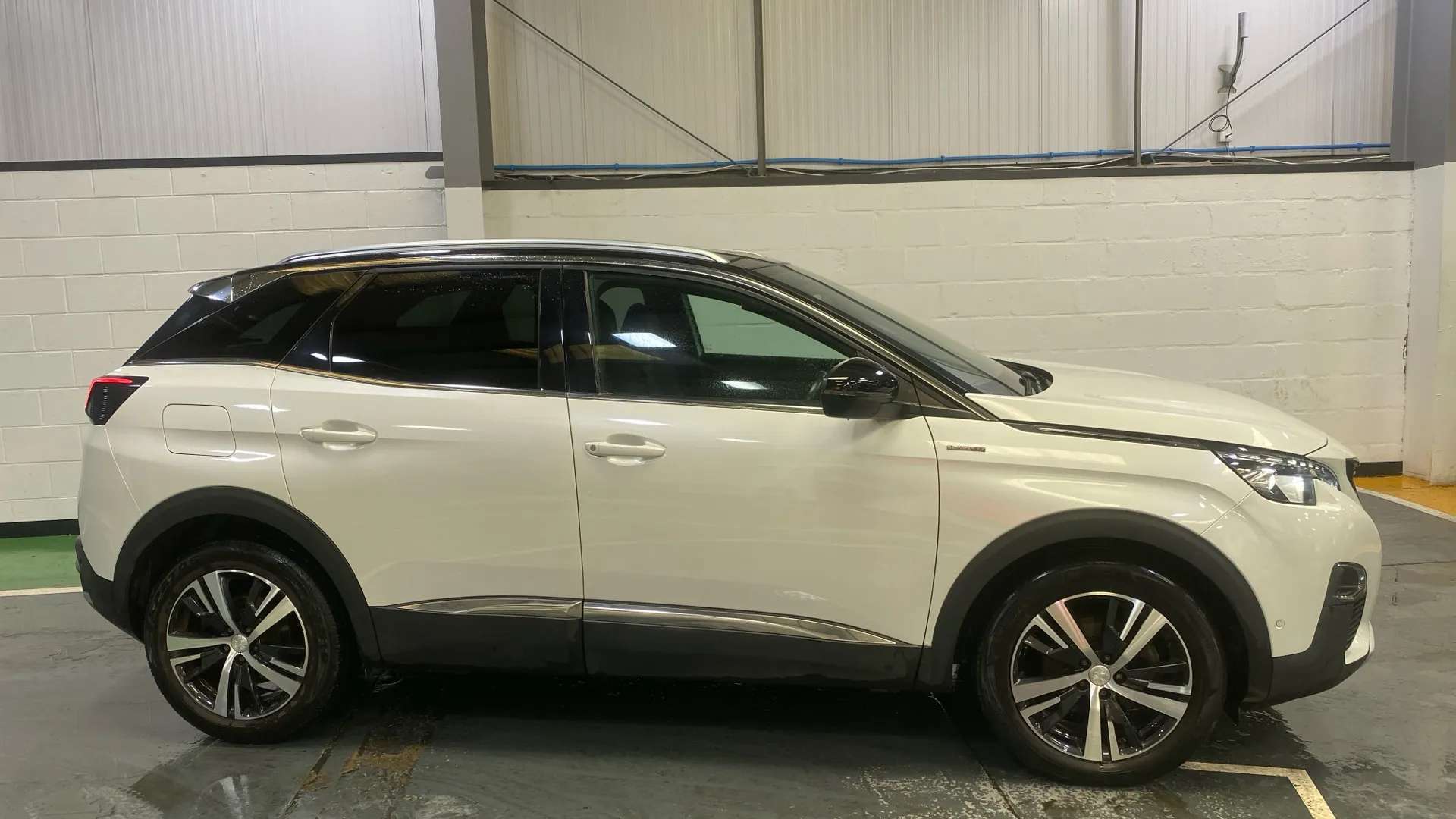 A 2019 PEUGEOT 3008 1.5 BlueHDi GT Line EAT8 A 2019 PEUGEOT 3008 1.5 BlueHDi GT Line EAT8
