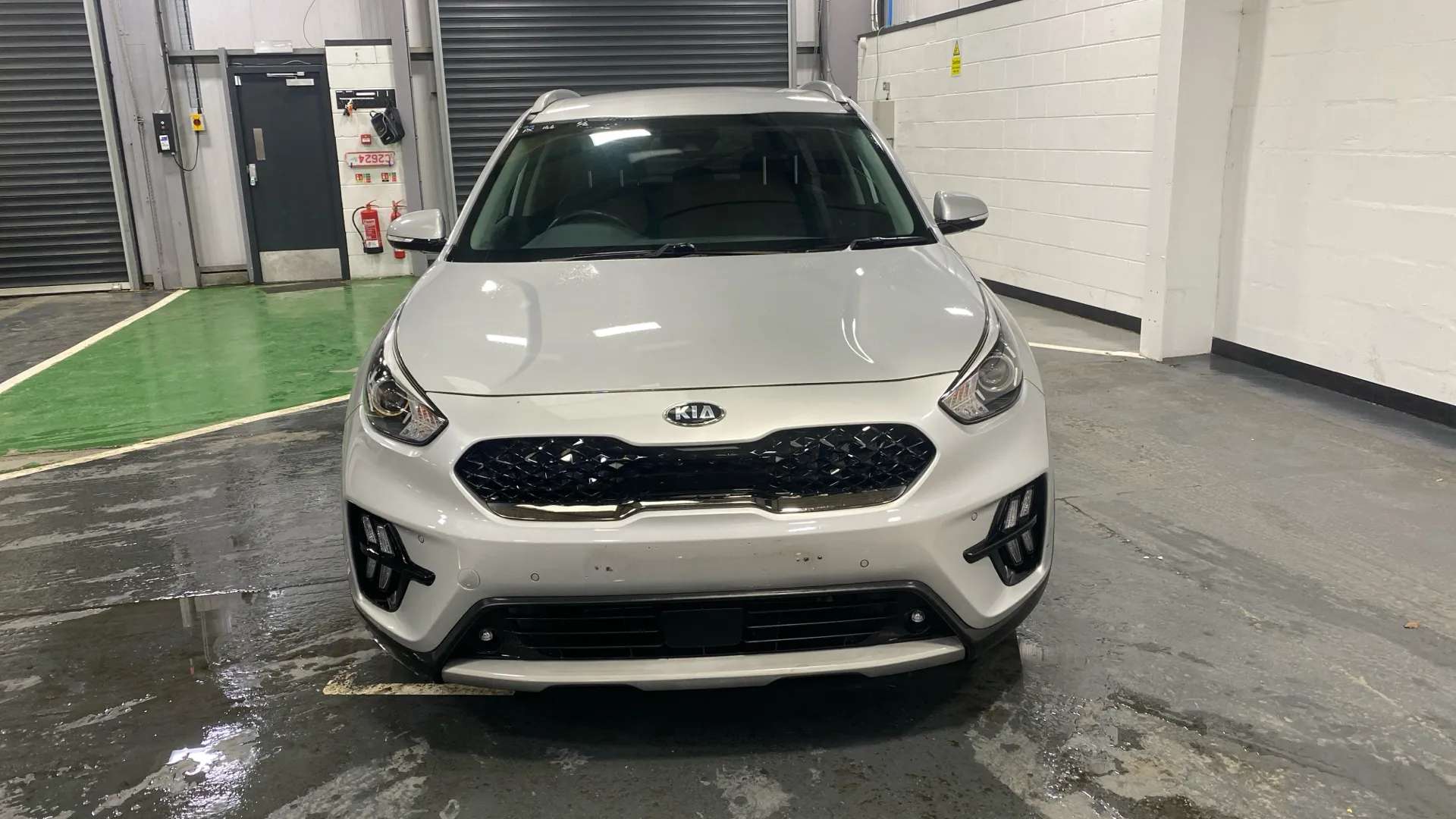 A 2020 KIA NIRO 1.6 GDi Hybrid 3 DCT A 2020 KIA NIRO 1.6 GDi Hybrid 3 DCT
