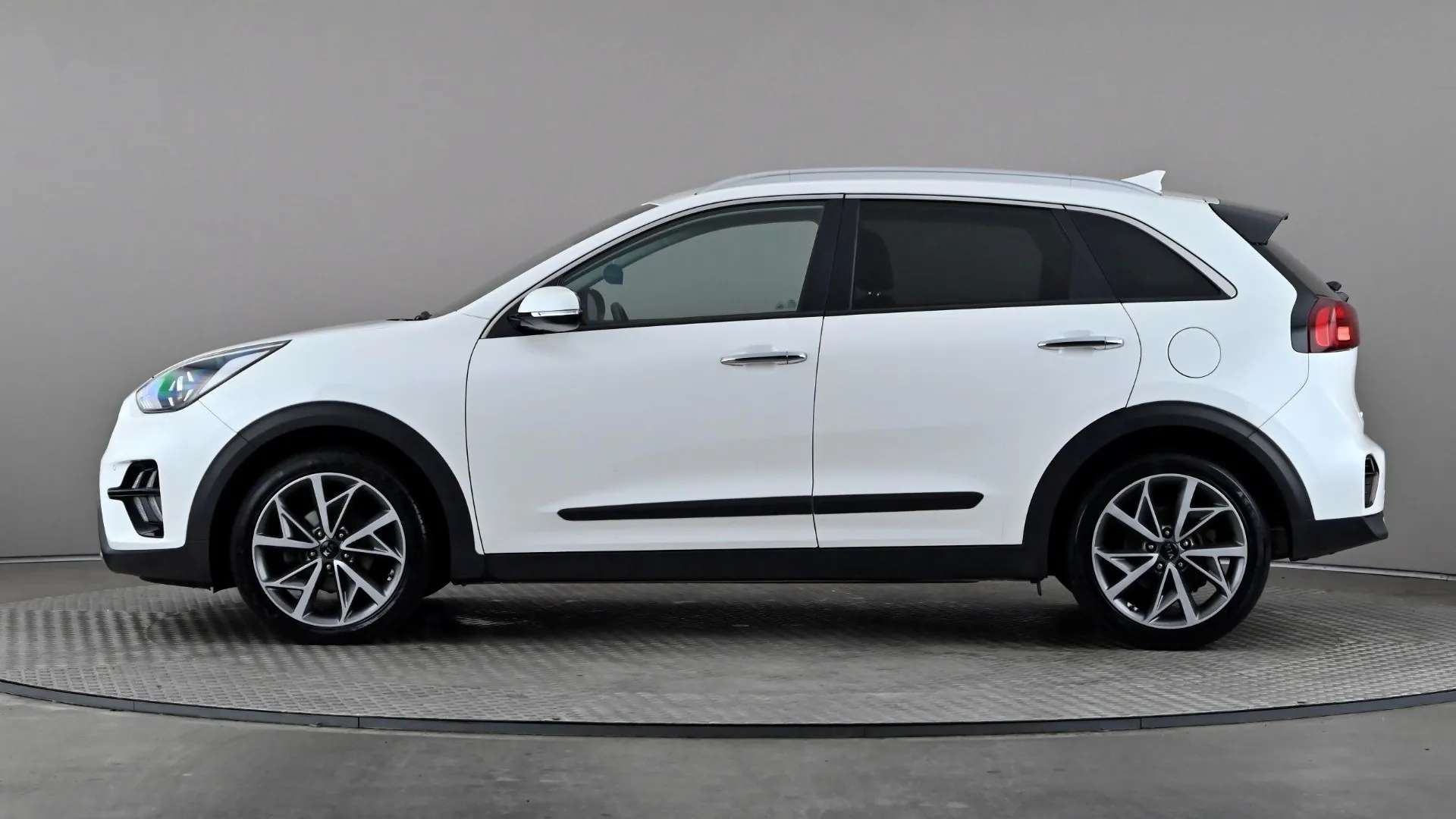 A 2019 KIA NIRO 1.6 GDi Hybrid 3 DCT A 2019 KIA NIRO 1.6 GDi Hybrid 3 DCT