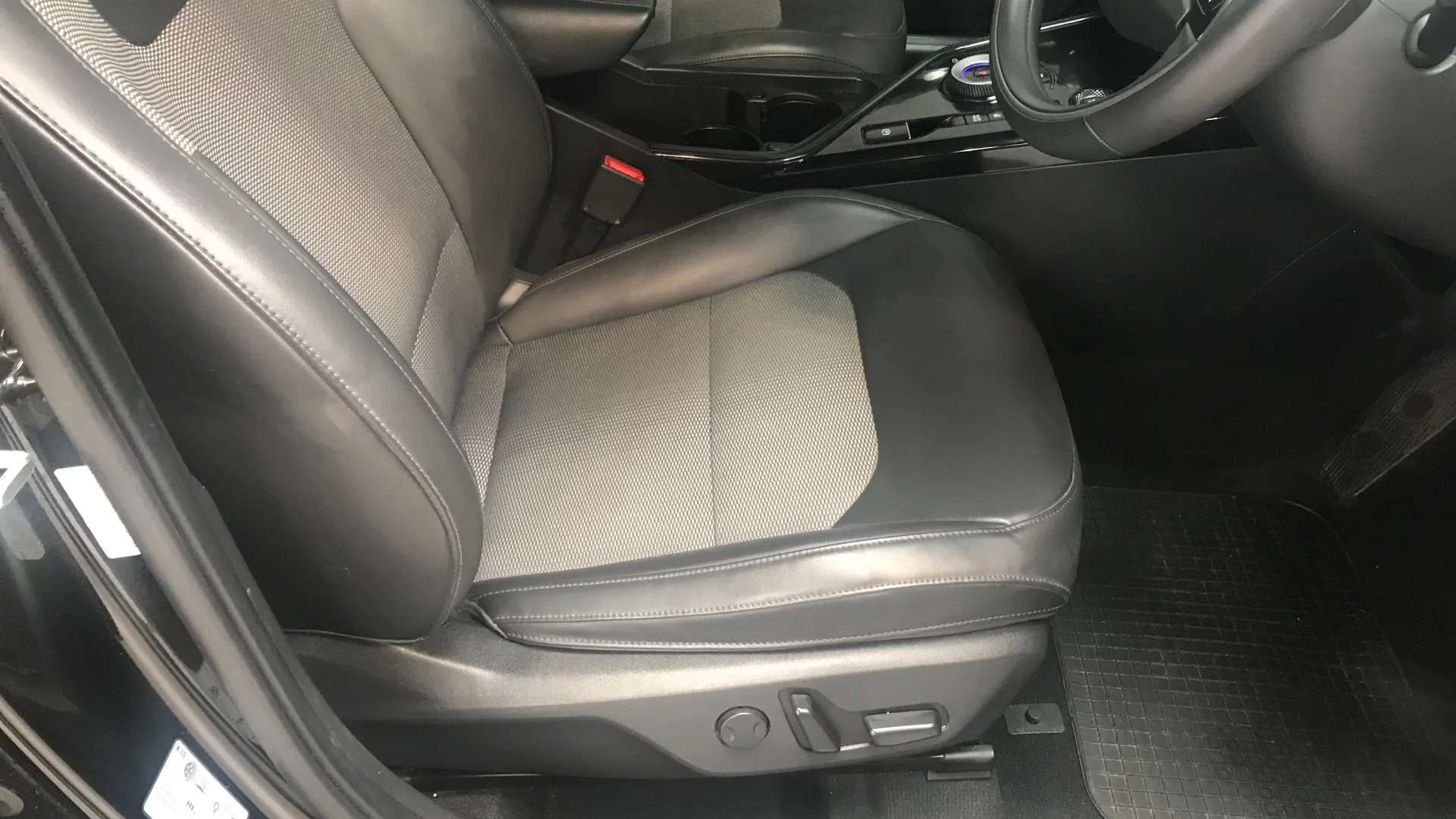 2023 KIA NIRO 2023 KIA NIRO