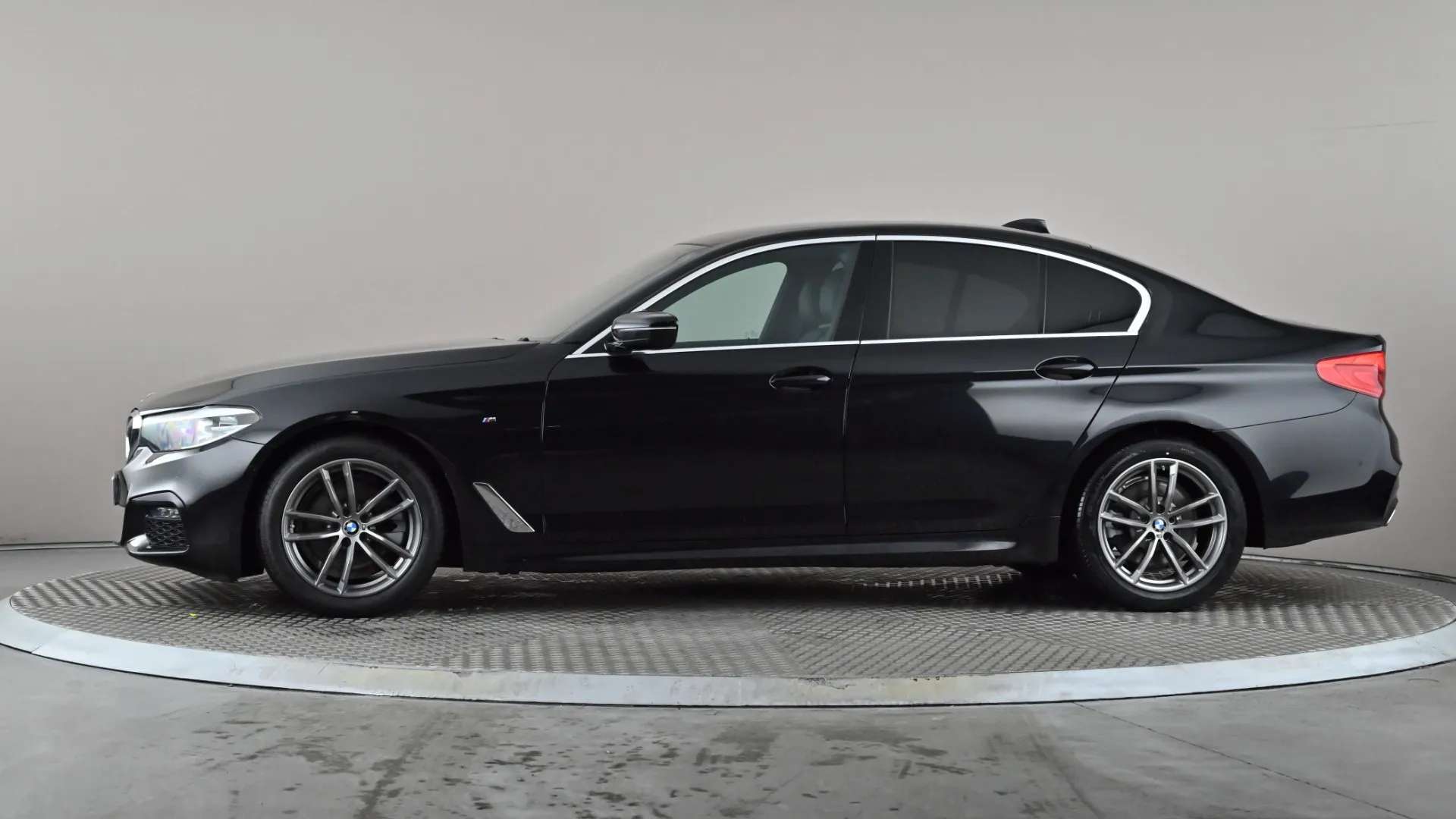 A 2018 BMW 5 SERIES 520i M Sport Auto A 2018 BMW 5 SERIES 520i M Sport Auto