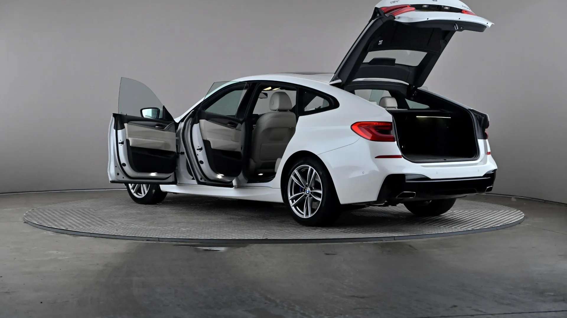 2018 BMW 6 SERIES GT 2018 BMW 6 SERIES GT