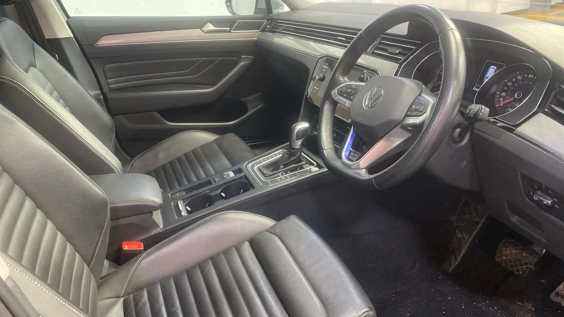 A 2022 VOLKSWAGEN PASSAT 1.4 TSI PHEV GTE DSG A 2022 VOLKSWAGEN PASSAT 1.4 TSI PHEV GTE DSG