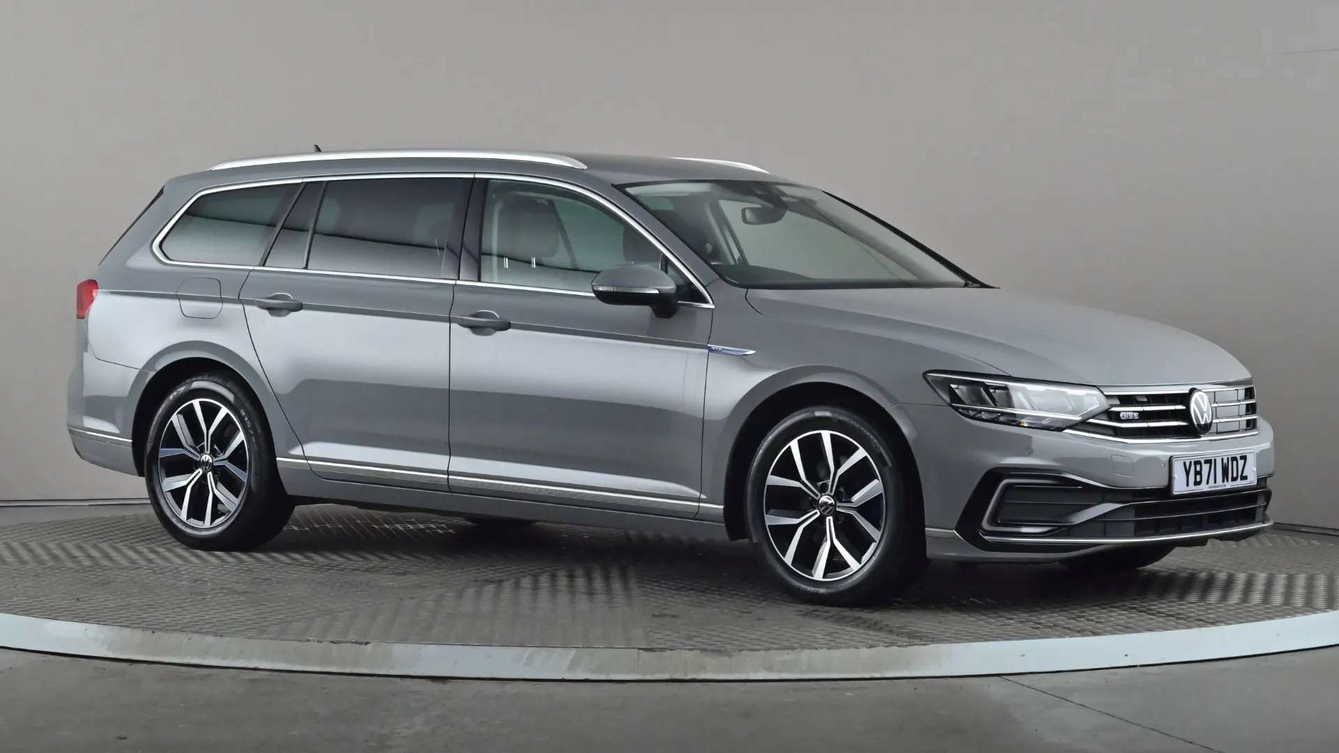 A 2022 VOLKSWAGEN PASSAT 1.4 TSI PHEV GTE DSG A 2022 VOLKSWAGEN PASSAT 1.4 TSI PHEV GTE DSG