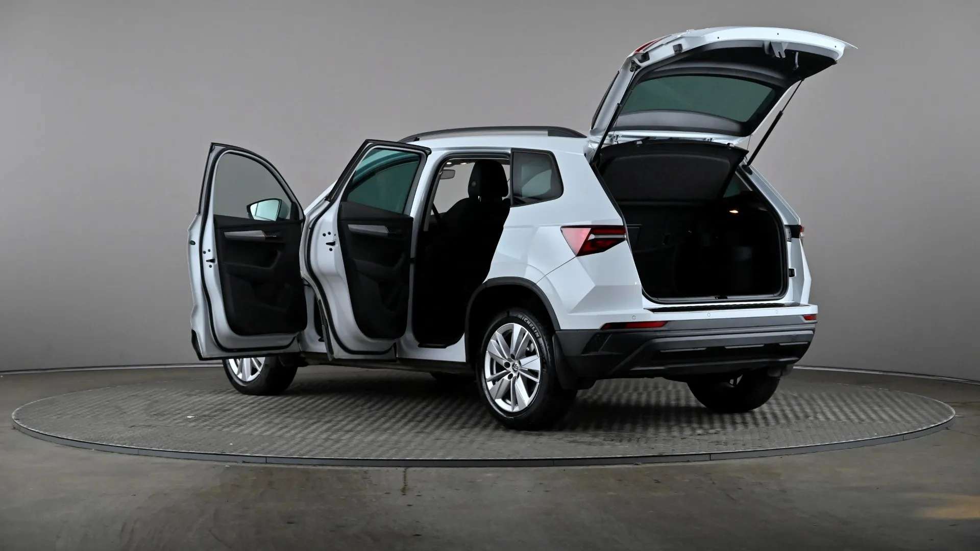 2023 SKODA KAROQ 2023 SKODA KAROQ